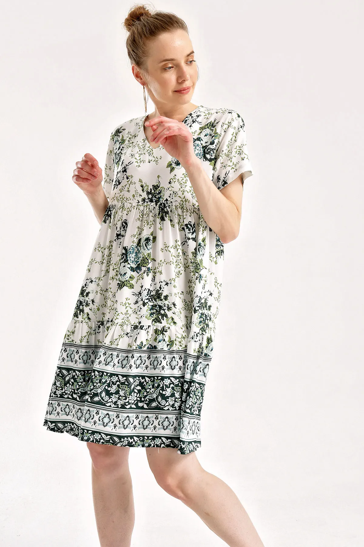 Flower Pattern V-Neck Dress Dresses for women summer 2021 elegant sexy party short for women summer bridesmaid dress
Flower Pattern V-Neck Dress Dresses for women summer 2021 elegant sexy party short for women summer bridesmaid dress