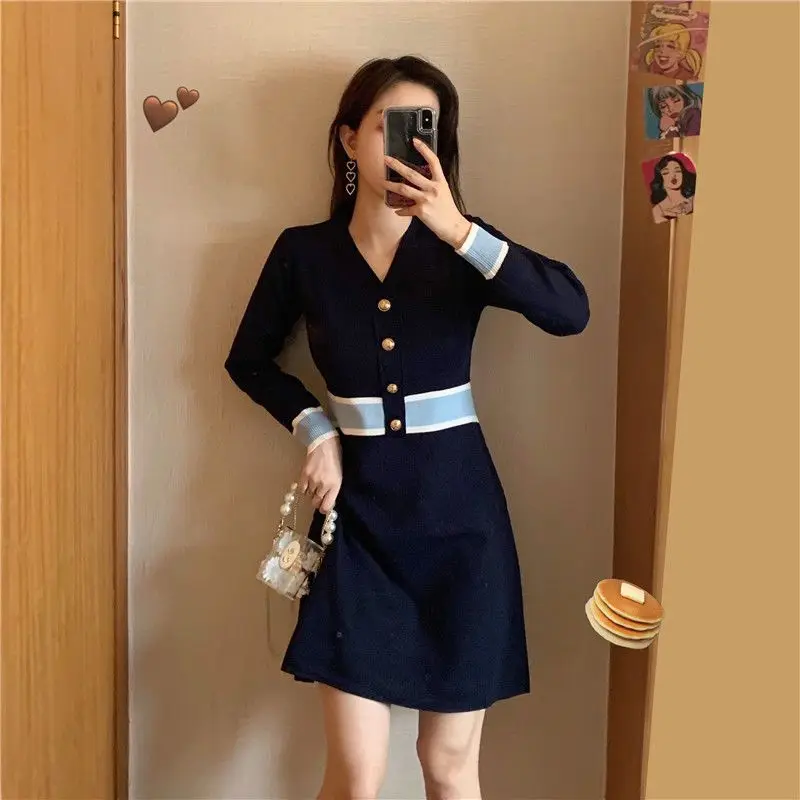Female Clothing V-Neck Button Knitted Dresses Spring Autumn Long Sleeve Casual Contrasting Colors Patchwork A-Line Midi Dress
Female Clothing V-Neck Button Knitted Dresses Spring Autumn Long Sleeve Casual Contrasting Colors Patchwork A-Line Midi Dress