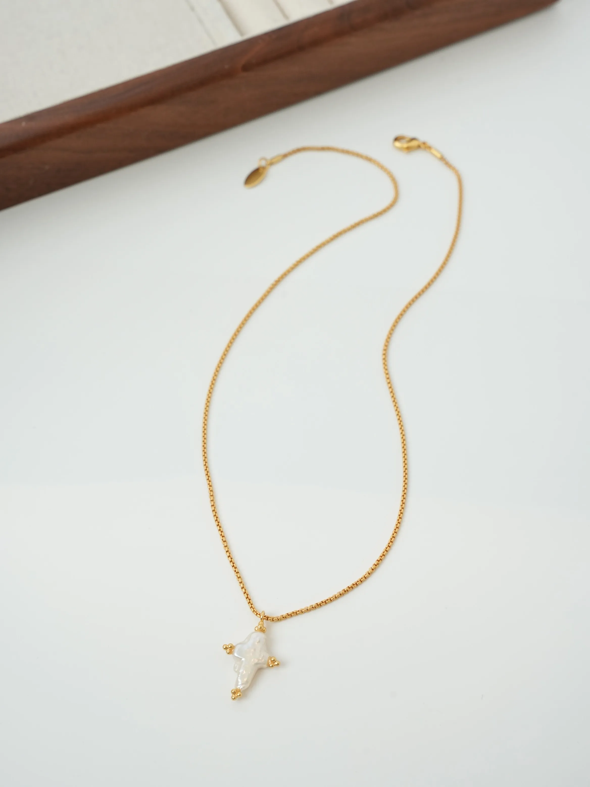 【Free Shipping】High quality gold-plated accessories women's baroque pearl pendant necklace niche design stacking charm jewelry
【Free Shipping】High quality gold-plated accessories women's baroque pearl pendant necklace niche design stacking charm jewelry