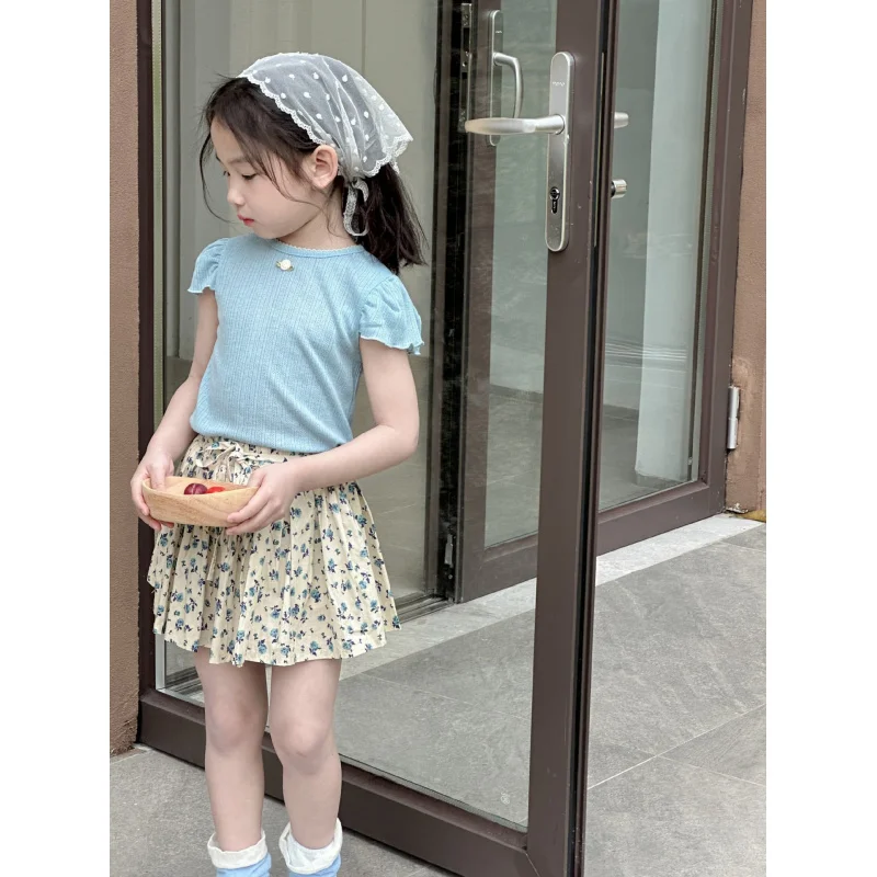 2025Summer New Girls' Retro Lace Collar Short Sleeve Top and Floral Puff Skirt Two-Piece Set
2025Summer New Girls' Retro Lace Collar Short Sleeve Top and Floral Puff Skirt Two-Piece Set