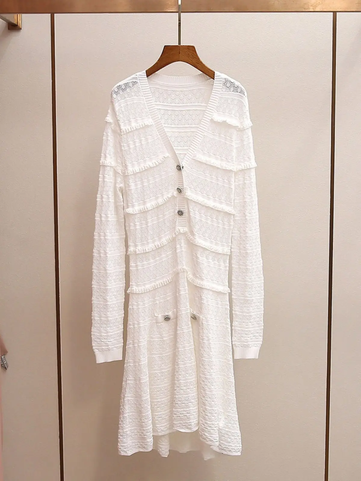 Spring/Summer Women V-Neck Long Sleeve Hollow Lace Ruffle Solid Midi Dress Single Breasted Loose High Waist Elegant Knit Skirt
Spring/Summer Women V-Neck Long Sleeve Hollow Lace Ruffle Solid Midi Dress Single Breasted Loose High Waist Elegant Knit Skirt