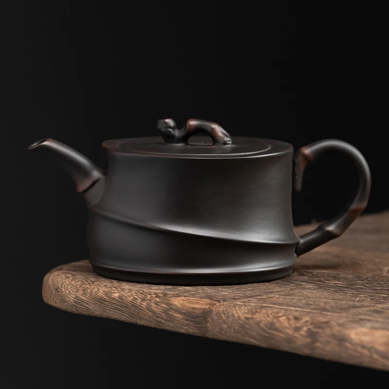 Jianshui Clay Purple Pottery Carving Teapot Hand Painted Antique Relief Teapot Household Teapot Kungfu Tea Set Kettle
Jianshui Clay Purple Pottery Carving Teapot Hand Painted Antique Relief Teapot Household Teapot Kungfu Tea Set Kettle