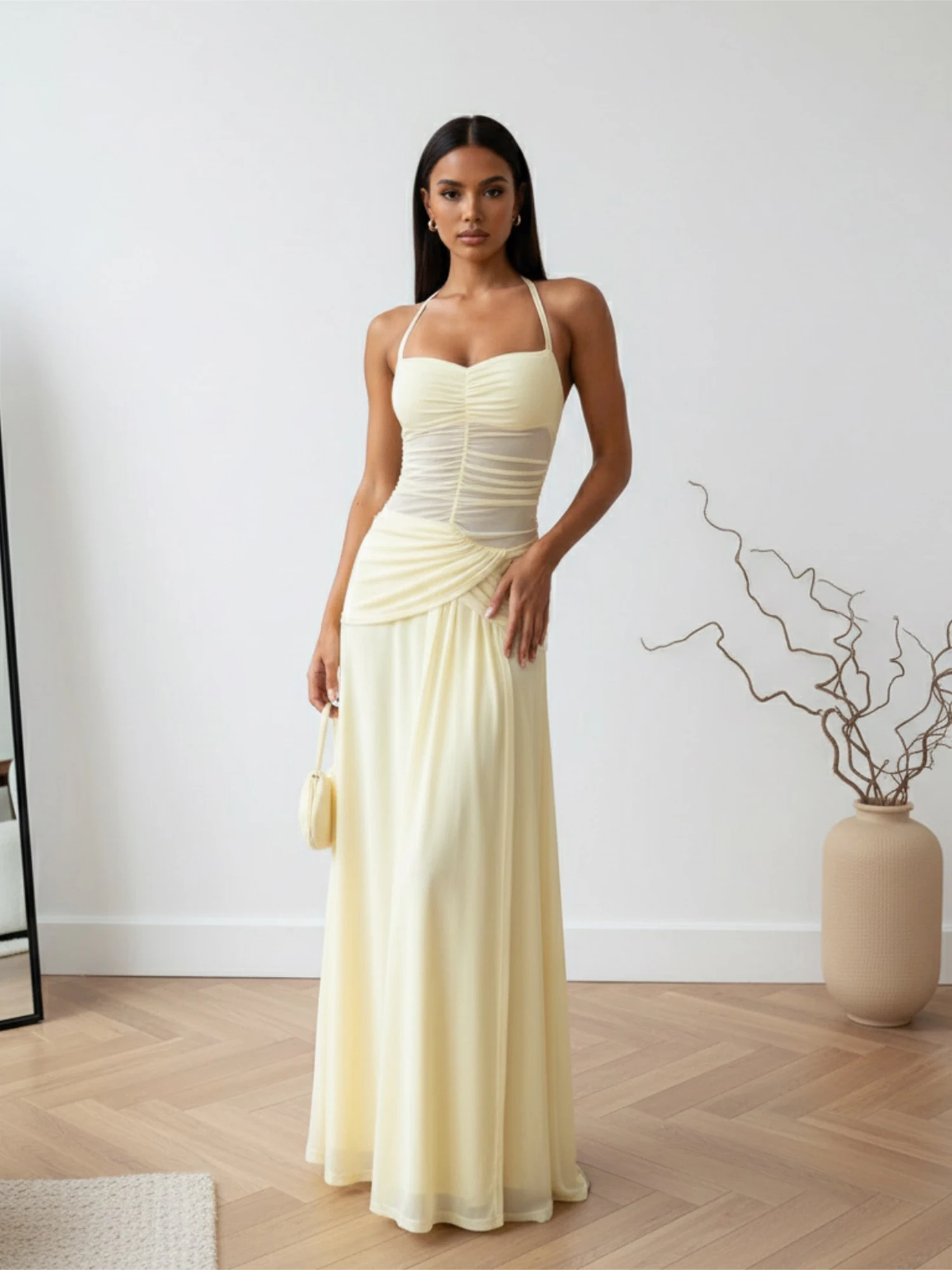Elegant Sleeveless Halter Neck Maxi Dress with Ruched Detailing and Backless Design for Women s Summer Fashion
Elegant Sleeveless Halter Neck Maxi Dress with Ruched Detailing and Backless Design for Women s Summer Fashion