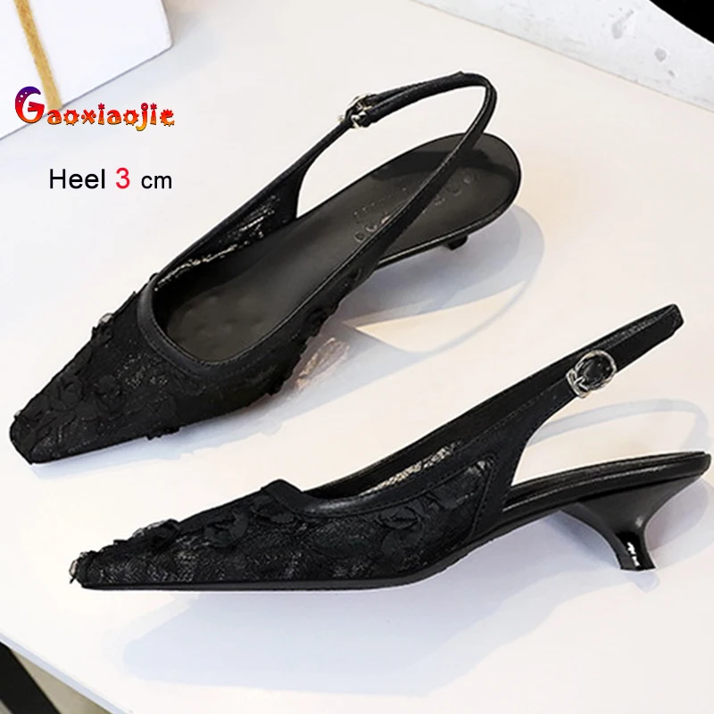 Черные женские туфли на тонком низком каблуке 3 см, женские туфли-лодочки с металлическим острым носком, полые сандалии с пряжкой, кружевные сетчатые цветы, банкетные туфли с открытой пяткой
Черные женские туфли на тонком низком каблуке 3 см, женские туфли-лодочки с металлическим острым носком, полые сандалии с пряжкой, кружевные сетчатые цветы, банкетные туфли с открытой пяткой