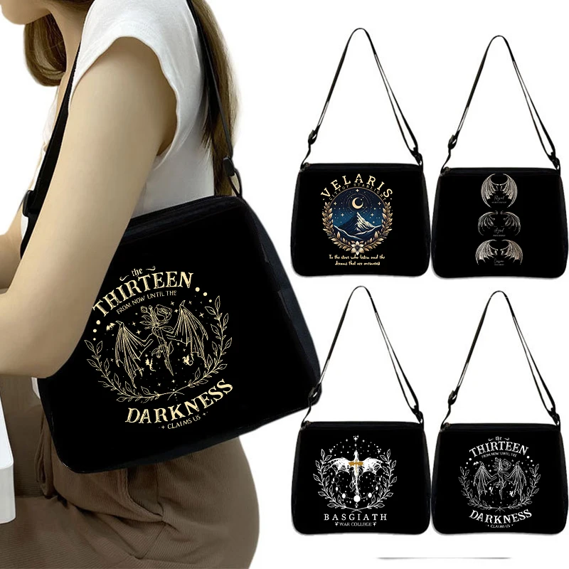 Women Fourth Wing Underarm Bag Basgiath War College Pattern Tote Bags Purse Dragon Rider Street Y2K Shoulder Armpit Bag
Women Fourth Wing Underarm Bag Basgiath War College Pattern Tote Bags Purse Dragon Rider Street Y2K Shoulder Armpit Bag