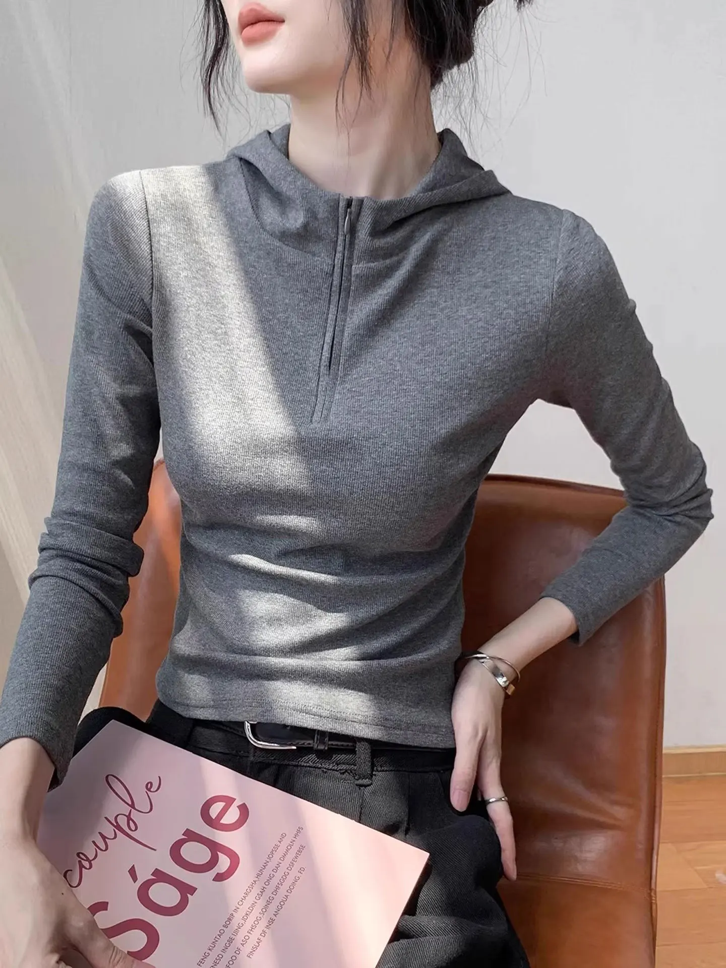 Женская модная облегающая толстовка с капюшоном на молнии, на флисовой подкладке, цвет кофе, осень-зима, новинка...
Женская модная облегающая толстовка с капюшоном на молнии, на флисовой подкладке, цвет кофе, осень-зима, новинка...