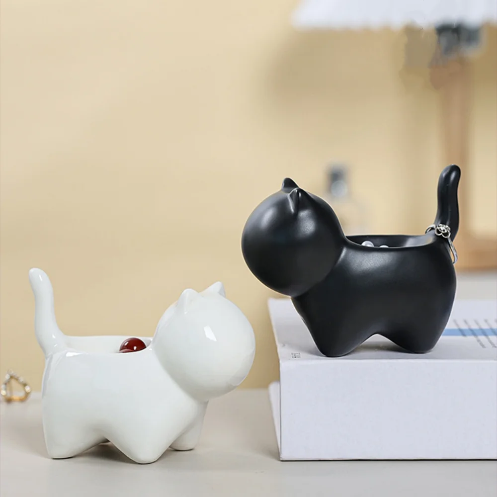 Глазурованная фарфоровая тарелка-кошка: креативный поднос для украшений в виде животного, простой дизайн, подставка для сережек в виде котенка, шикарный декор для туалетного столика
Глазурованная фарфоровая тарелка-кошка: креативный поднос для украшений в виде животного, простой дизайн, подставка для сережек в виде котенка, шикарный декор для туалетного столика