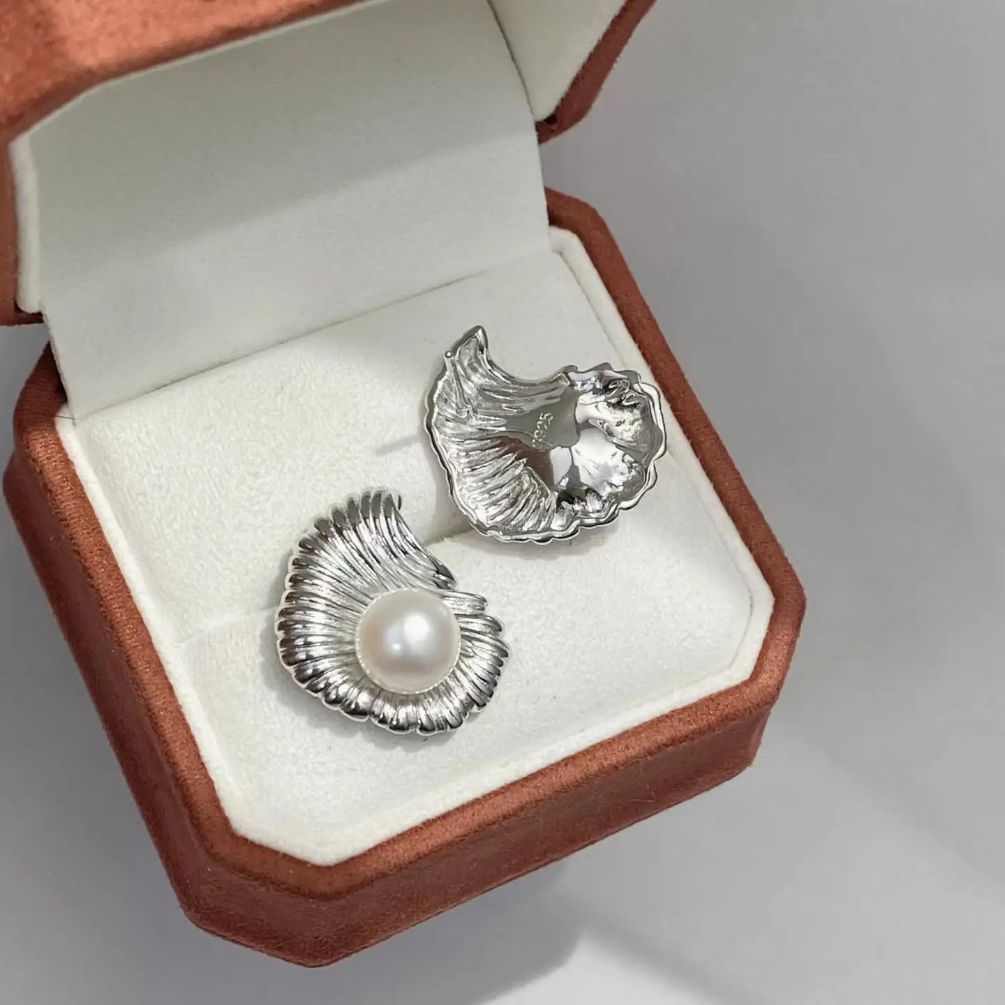 S925 Sterling Silver Earrings Mount Findings Settings Base Mounting Parts Accessory Fittings for 7-8mm Pearls
S925 Sterling Silver Earrings Mount Findings Settings Base Mounting Parts Accessory Fittings for 7-8mm Pearls