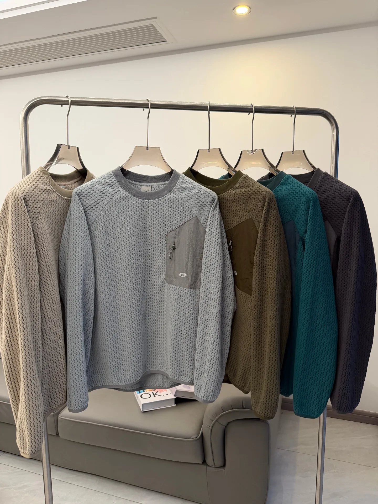 Outdoor Men's Long Sve Fce Wave Pattern Thermal irt Sweatirt Casual Sle Stand Fit Youth Faion Autumn Winter
Outdoor Men's Long Sve Fce Wave Pattern Thermal irt Sweatirt Casual Sle Stand Fit Youth Faion Autumn Winter