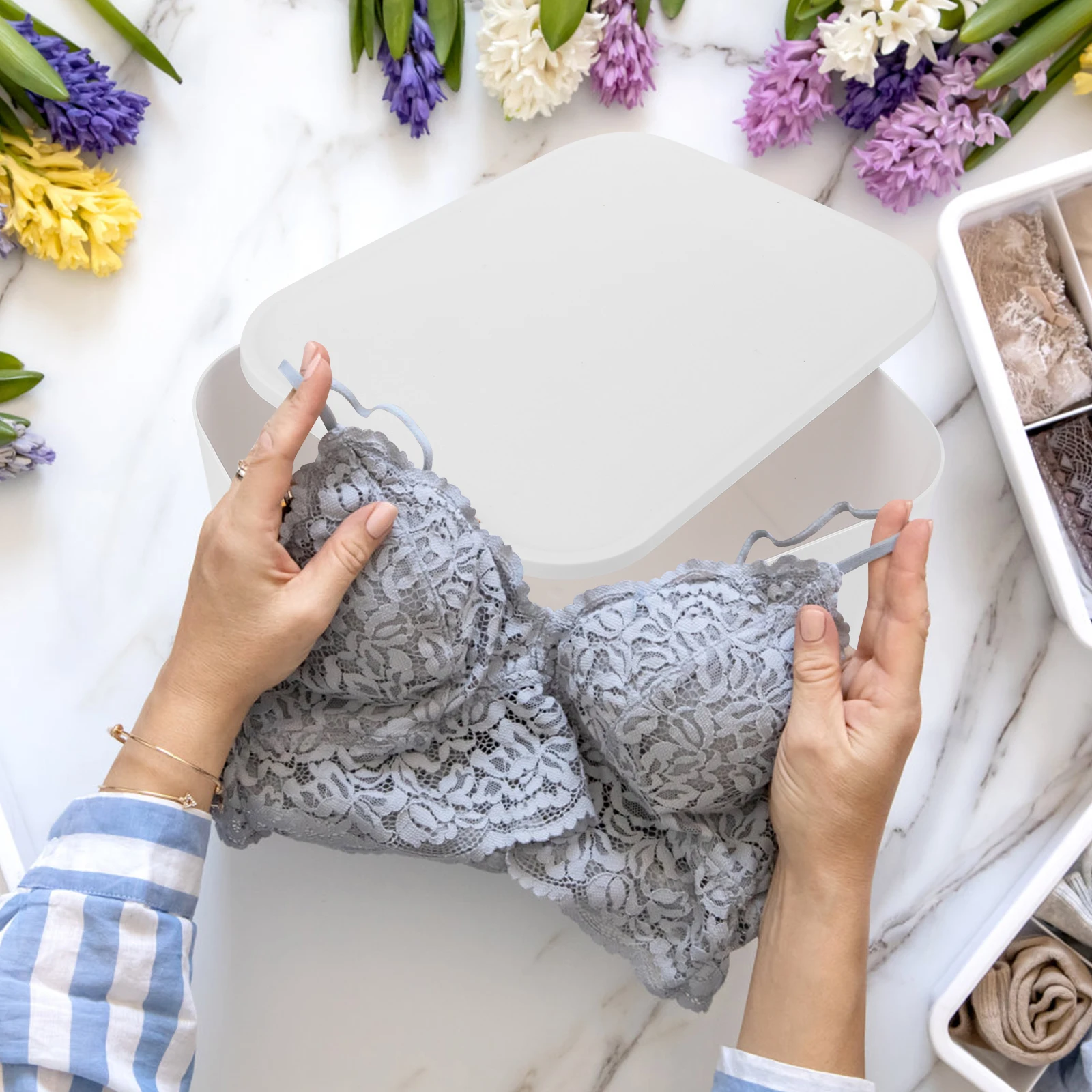 White PP Material Underwear Storage Box Non fade Tear resistant Closet ganizer Sock Holder Bra Tie Small Clothes Container 
White PP Material Underwear Storage Box Non fade Tear resistant Closet ganizer Sock Holder Bra Tie Small Clothes Container