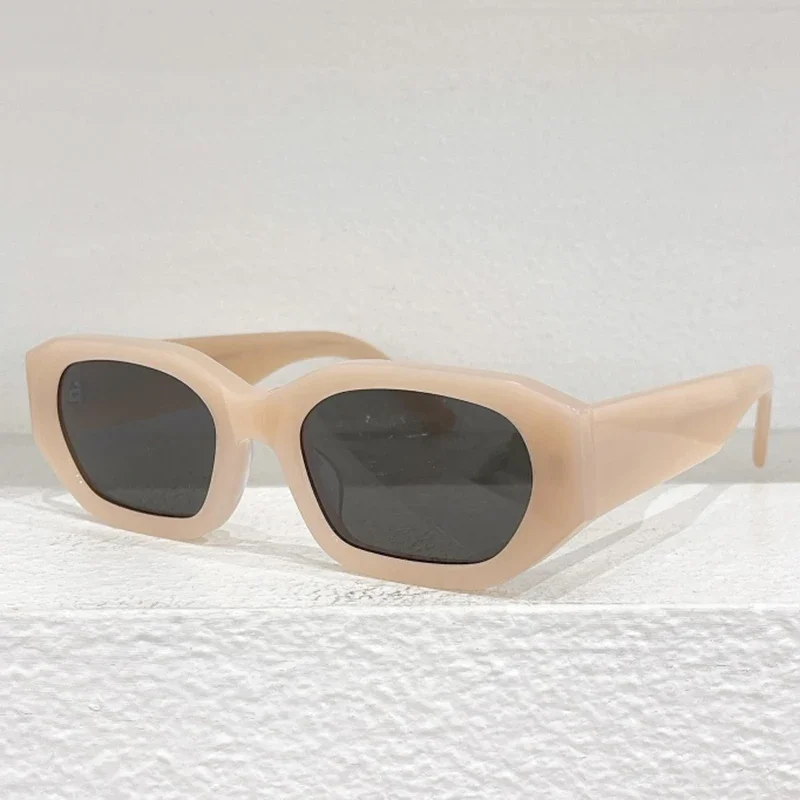 Summer Fashion Brand Sunglasses 2024 Women Men Acetate Frame Classical Gradient Lenses Glasses with Box with box
Summer Fashion Brand Sunglasses 2024 Women Men Acetate Frame Classical Gradient Lenses Glasses with Box with box