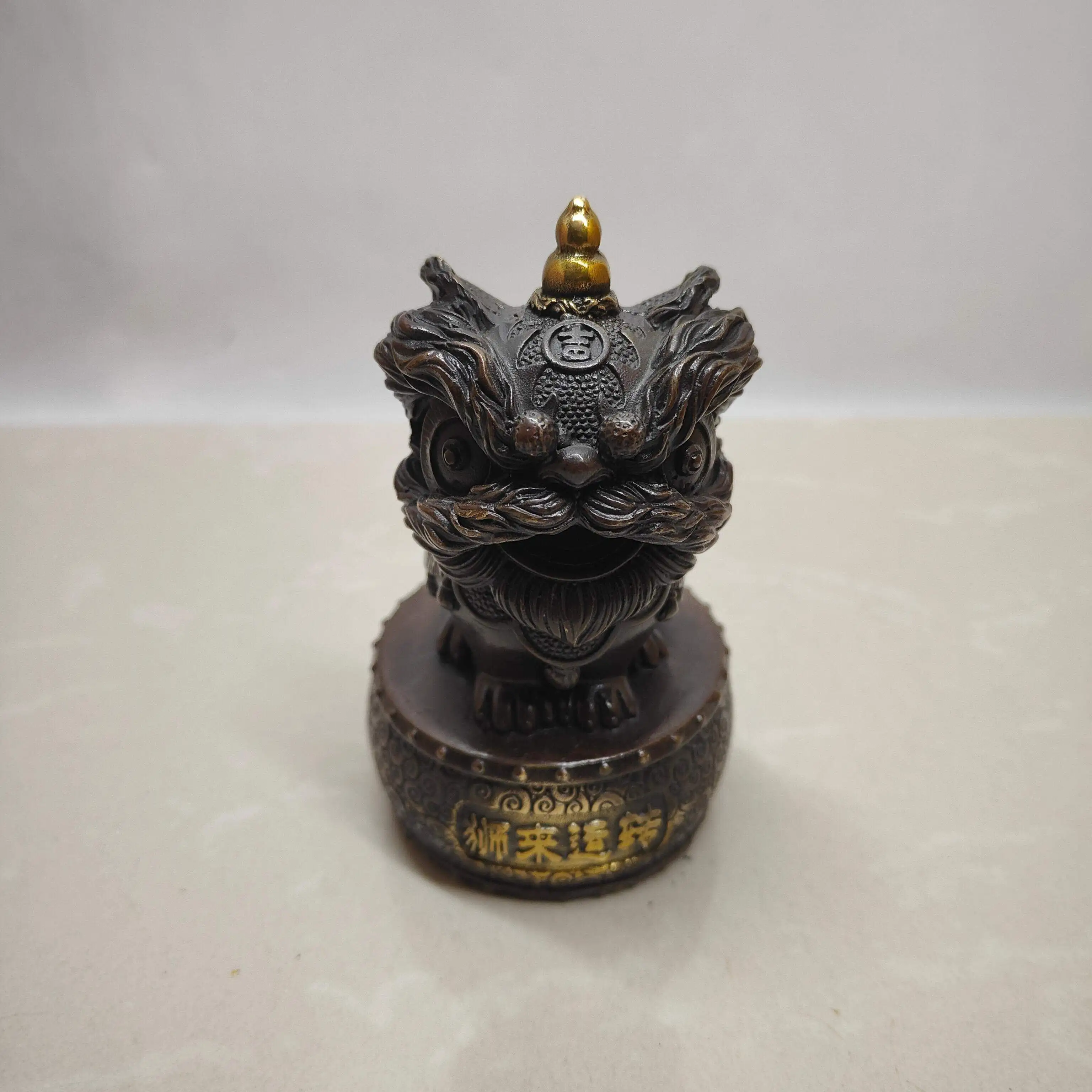 Vintage Feng Shui Brass Lion Statue Lucky Wealth Protection Home Decor Antique Gilding Craft Ornament Gift
Vintage Feng Shui Brass Lion Statue Lucky Wealth Protection Home Decor Antique Gilding Craft Ornament Gift