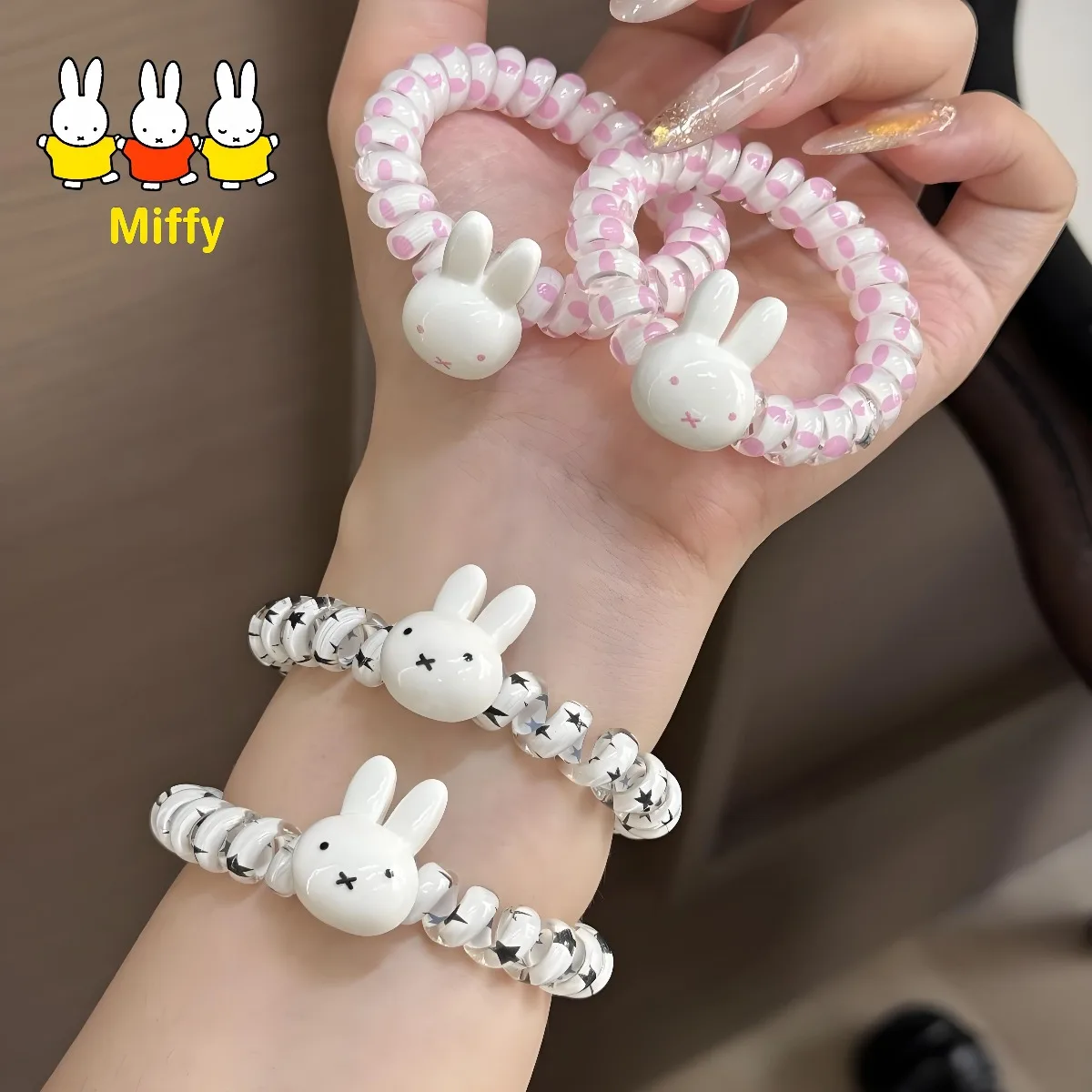 Милая резинка для волос в виде кролика Миффи, мультяшная резинка-пружинка для волос, эластичная и прочная резинка для хвоста, простой аксессуар для волос
Милая резинка для волос в виде кролика Миффи, мультяшная резинка-пружинка для волос, эластичная и прочная резинка для хвоста, простой аксессуар для волос