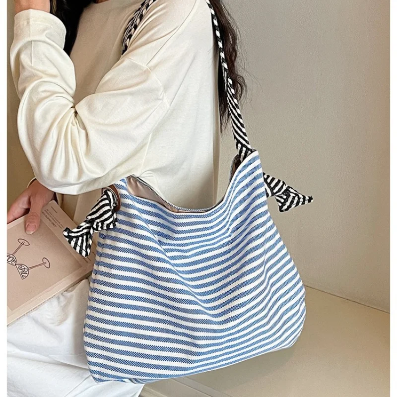 Korean Canvas Women Shoulder Bag Female Student Tote Shopper Bag 2026 Stripe Large Fashion Ladies Hand Bags Girl Woman Handbags
Korean Canvas Women Shoulder Bag Female Student Tote Shopper Bag 2026 Stripe Large Fashion Ladies Hand Bags Girl Woman Handbags