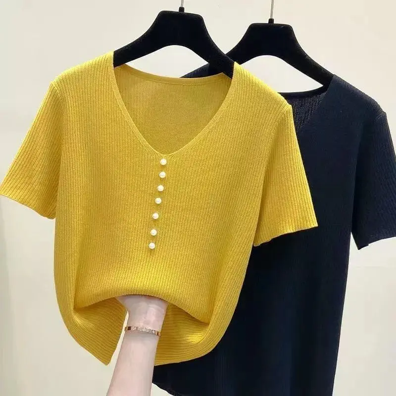 Short Sleeve T-Shirt V-Neck Slimming Fashionable Women's Top Comfortable Loose Fit Single Piece Button Detail Q218
Short Sleeve T-Shirt V-Neck Slimming Fashionable Women's Top Comfortable Loose Fit Single Piece Button Detail Q218