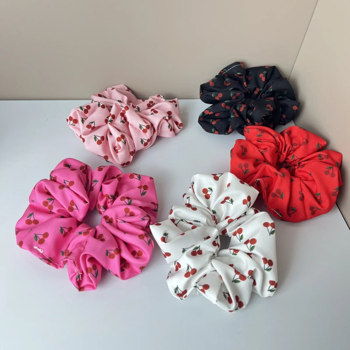 Luxury Designer Cherry Printing Hair Tie Headbands Hairband Hair Accessories
Luxury Designer Cherry Printing Hair Tie Headbands Hairband Hair Accessories