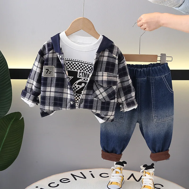 Baby Boy Suit 2024 Spring Autumn Plaid Long Sleeve Hooded Jackets + White T-shirts + Pants Fashion Casual Boys Three Piece Set
Baby Boy Suit 2024 Spring Autumn Plaid Long Sleeve Hooded Jackets + White T-shirts + Pants Fashion Casual Boys Three Piece Set