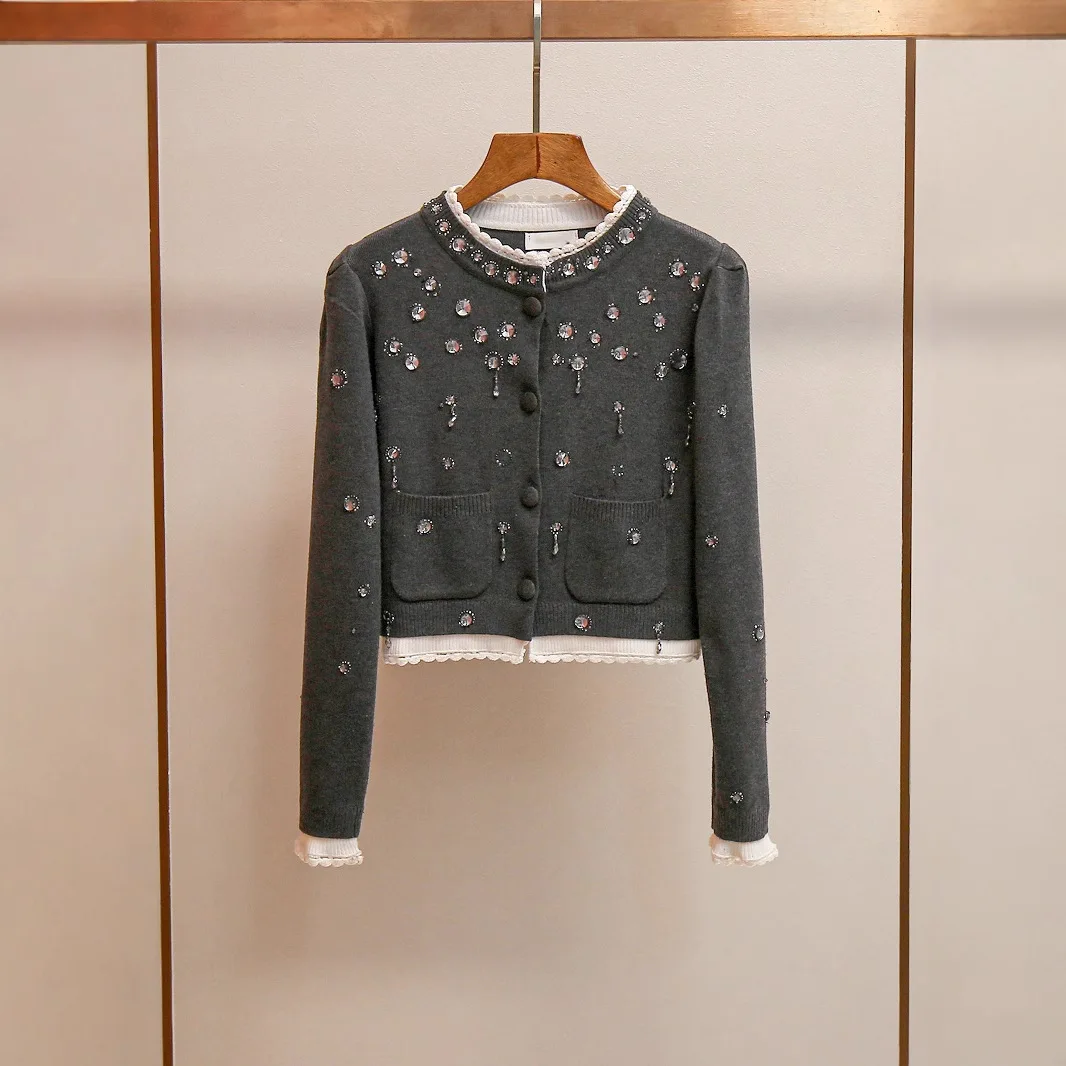 Fashionable Retro Short Knitted Diamond Embellished Open Cardigan Versatile High Quality Polyester Fiber Women's Sweater
Fashionable Retro Short Knitted Diamond Embellished Open Cardigan Versatile High Quality Polyester Fiber Women's Sweater