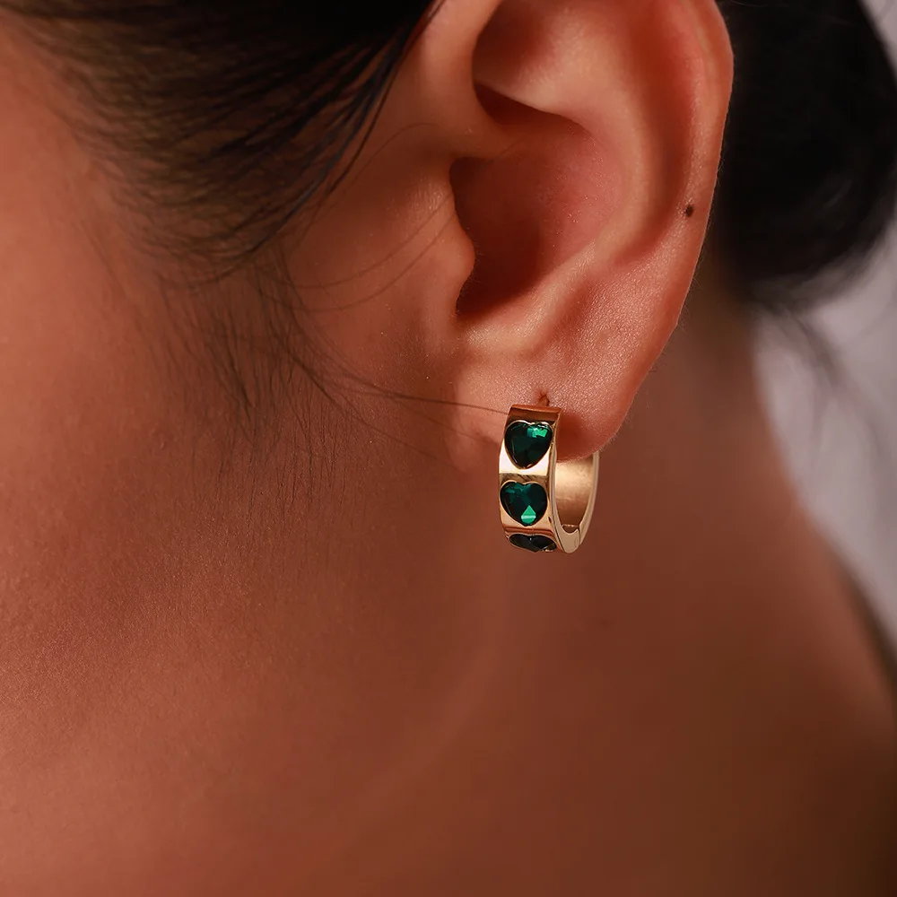 Stainless Steel PVD 18K Gold Plated Tarnish Waterproof Green Stone Heart Hoop Earring For Woman Jewelry Wholesale Trendy
Stainless Steel PVD 18K Gold Plated Tarnish Waterproof Green Stone Heart Hoop Earring For Woman Jewelry Wholesale Trendy