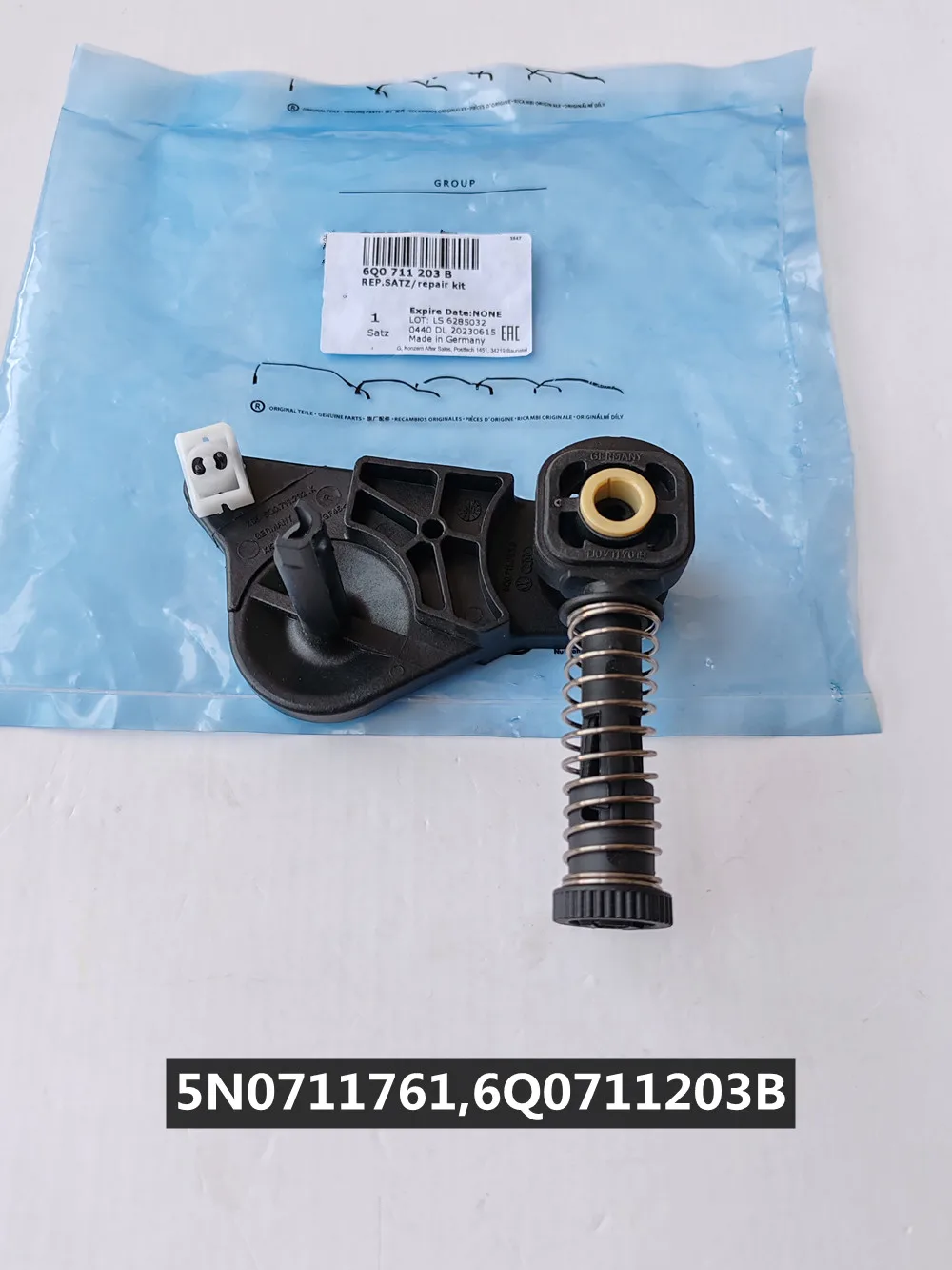 OEM Gear Shift Lever Cable Connector + Bracket Kit For VW Jetta Golf Passat Audi A3 5K0711203B,1J0711761B ,5N0711761,6Q0711203B
OEM Gear Shift Lever Cable Connector + Bracket Kit For VW Jetta Golf Passat Audi A3 5K0711203B,1J0711761B ,5N0711761,6Q0711203B
