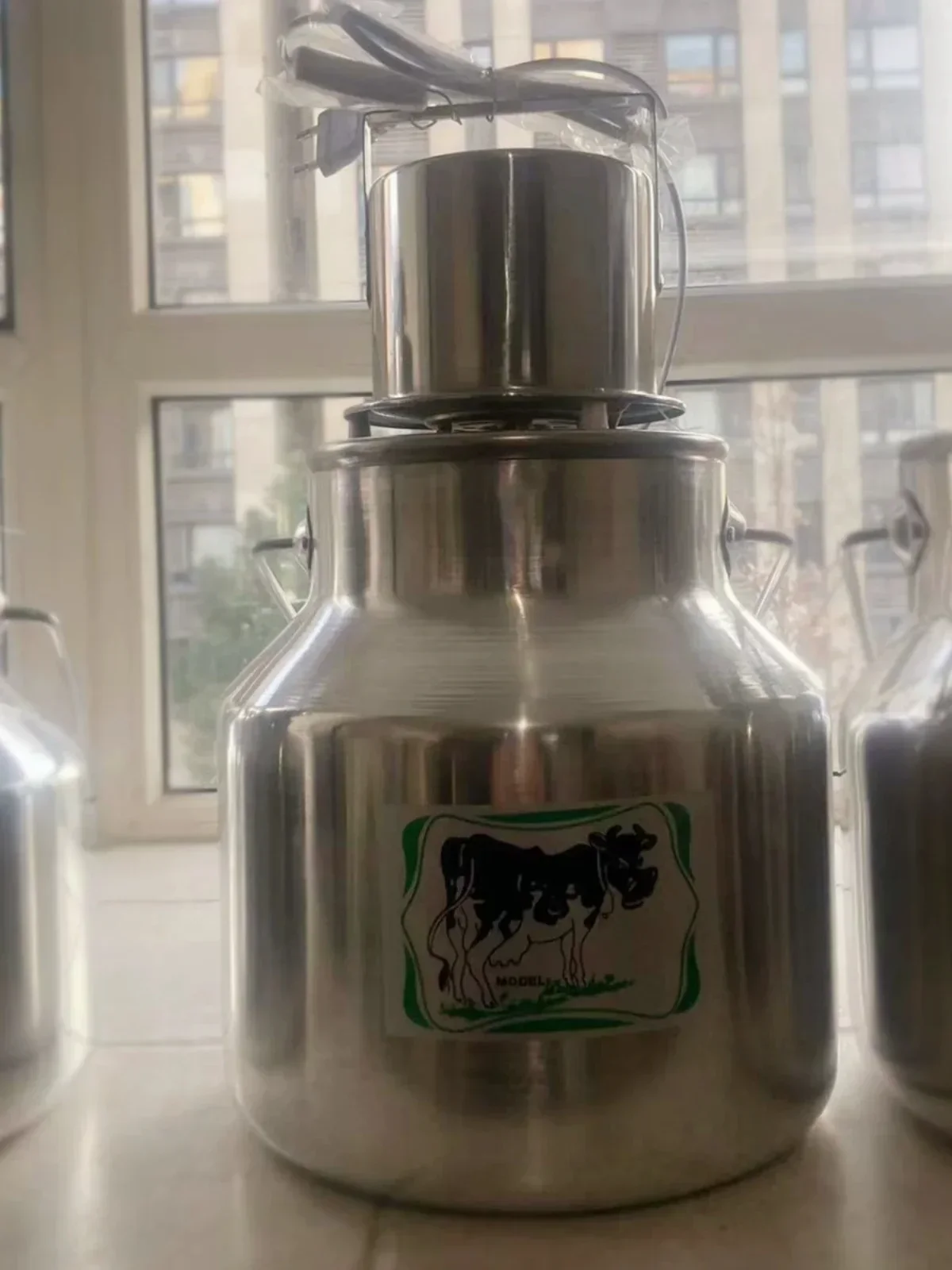 Milk mixer skim electric separator ghee butter making herdsmen household 7 liters 11/13/20/30 liters
Milk mixer skim electric separator ghee butter making herdsmen household 7 liters 11/13/20/30 liters