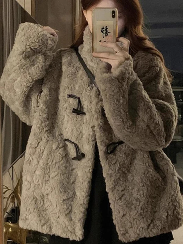 Lamb Fur ort Coat Women's Thiened Fluffy Outerwear Autumn New Sle Small Size Cute Sle Button Closure Long Sve Coat
Lamb Fur ort Coat Women's Thiened Fluffy Outerwear Autumn New Sle Small Size Cute Sle Button Closure Long Sve Coat