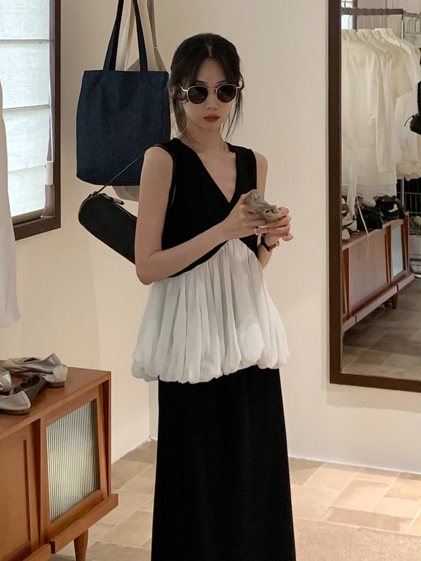 Летний женский топ BRIVIN в корейском стиле, с лоскутным кружевным воротником, цветным принтом, облегающий, дышащий, с V-образным вырезом
Летний женский топ BRIVIN в корейском стиле, с лоскутным кружевным воротником, цветным принтом, облегающий, дышащий, с V-образным вырезом