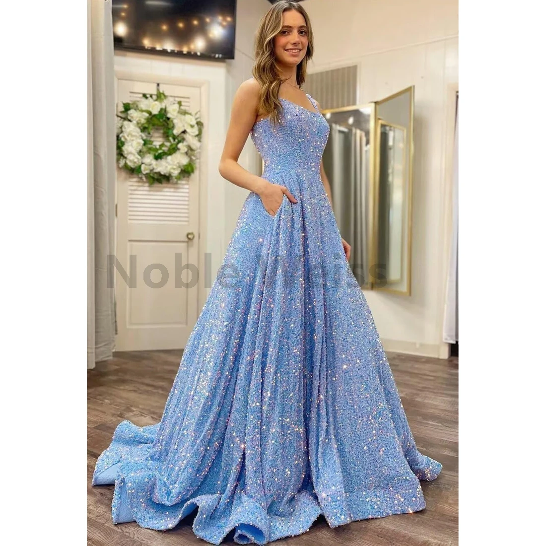 Spaghetti Straps Sequin Prom Dresses Long A-Line Formal Ball Gowns Evening Dress with Pockets
Spaghetti Straps Sequin Prom Dresses Long A-Line Formal Ball Gowns Evening Dress with Pockets