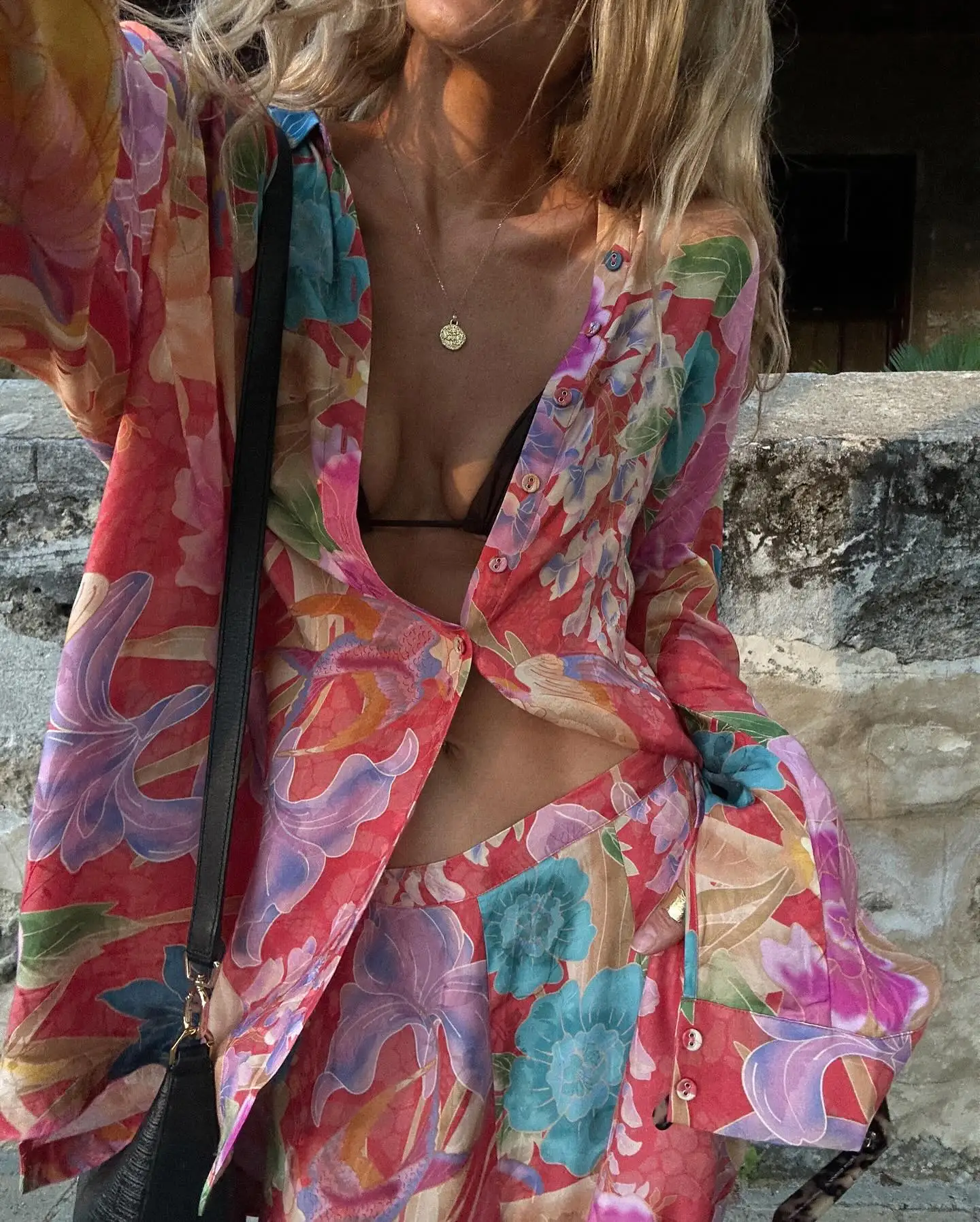 2025 New Women Oil Painting Printing Print Set High Waist Wide Leg Pants + Single Breasted Long Sleeve Turn-down Collar Shirt
2025 New Women Oil Painting Printing Print Set High Waist Wide Leg Pants + Single Breasted Long Sleeve Turn-down Collar Shirt
