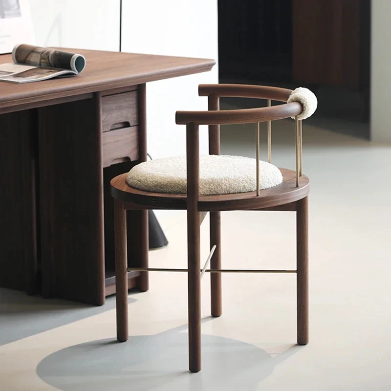 Скандинавский итальянский минималистичный обеденный стул из цельного дерева, средневековый повседневный стул со спинкой
Скандинавский итальянский минималистичный обеденный стул из цельного дерева, средневековый повседневный стул со спинкой