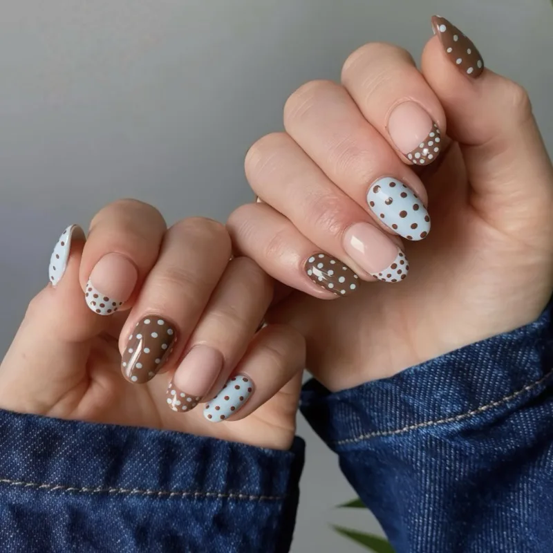 24PCS Retro Brown French Stick on Nails with Glue Ins Blue Polka Dots Fake Nails for Women Girls Simple Almond Sweet Nails Art
24PCS Retro Brown French Stick on Nails with Glue Ins Blue Polka Dots Fake Nails for Women Girls Simple Almond Sweet Nails Art