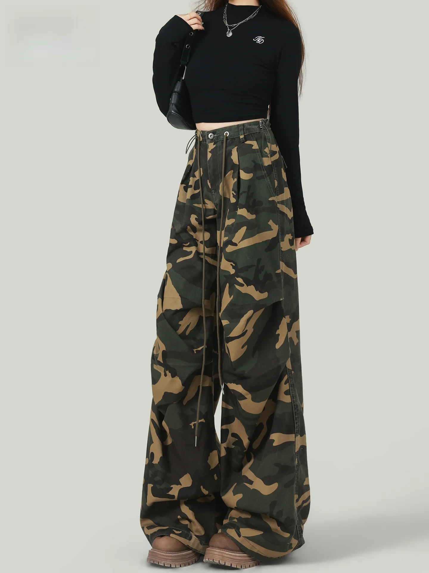 American Style Loose Women's Camouflage Work Pants Summer New High Waist Wide Leg Pleated Slimming Umbrella Soldier Trousers
American Style Loose Women's Camouflage Work Pants Summer New High Waist Wide Leg Pleated Slimming Umbrella Soldier Trousers
