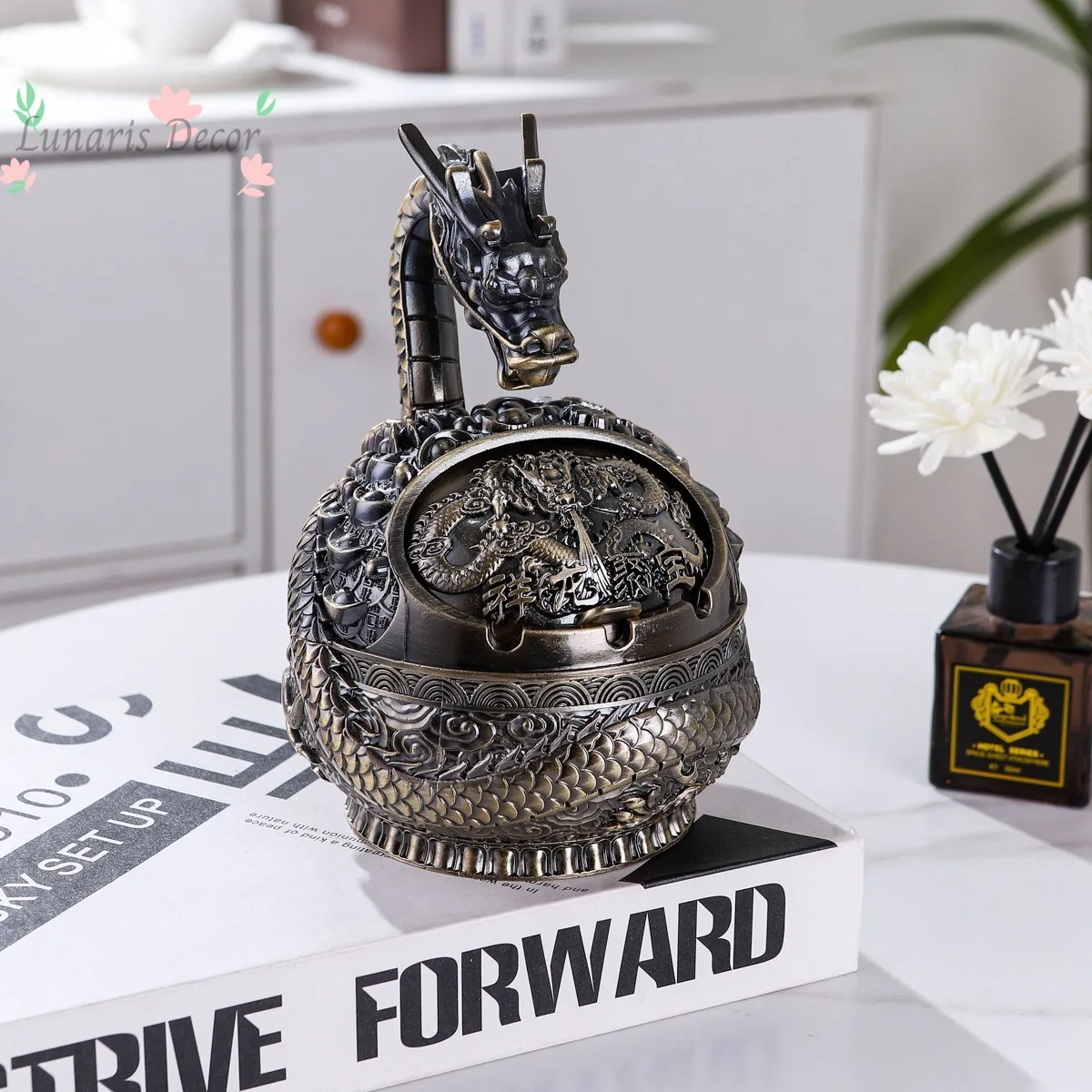 Ashtray - zodiac design - creative treasure bowl style - metal, anti-fly ash, anti-smoke, flip-top lid
Ashtray - zodiac design - creative treasure bowl style - metal, anti-fly ash, anti-smoke, flip-top lid