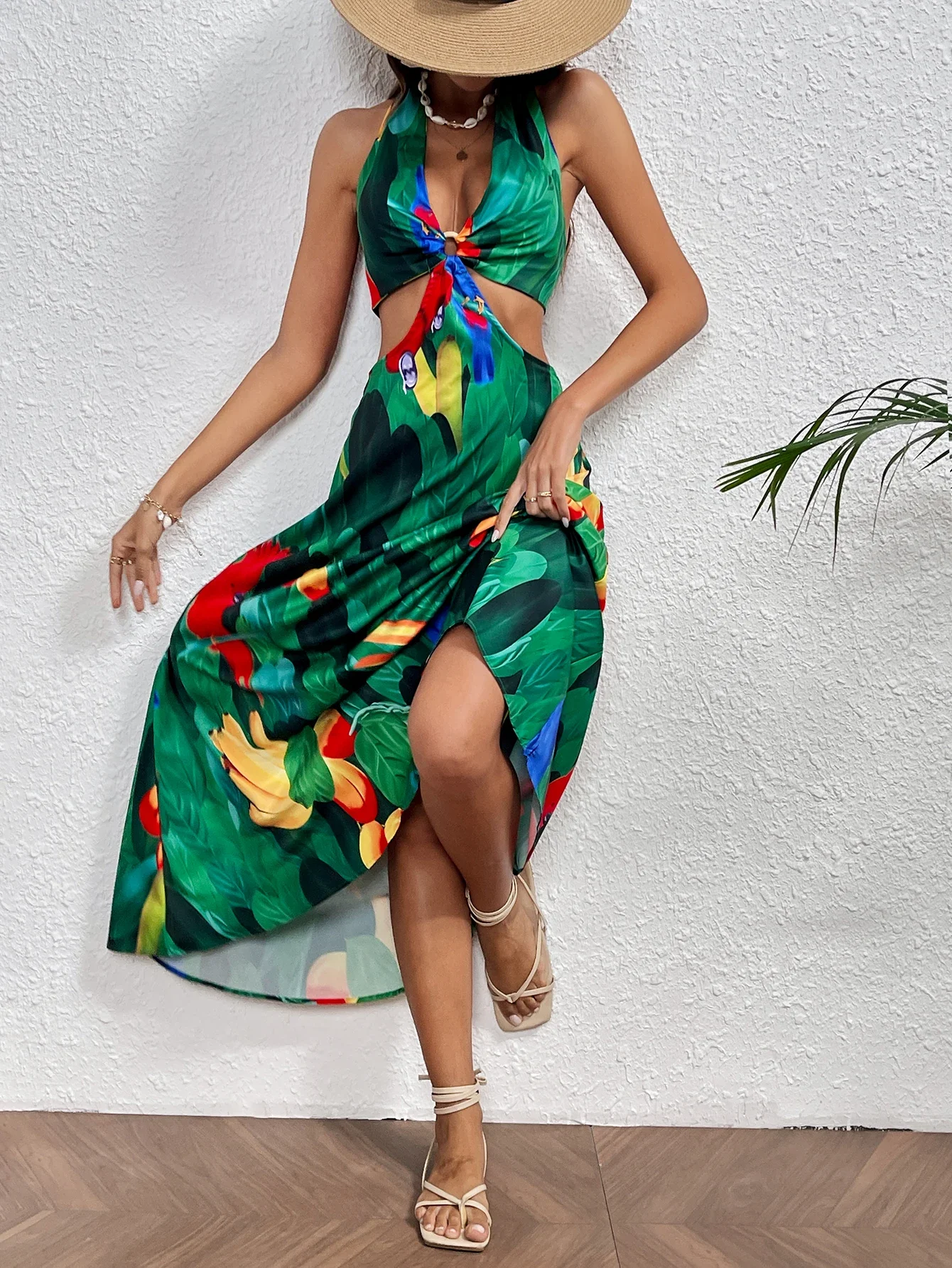 2024 New Halter Neck Sexy Backless Long Dress Print V Neck Sleeveless Strappy Naked Waist Hollow Out Dress Female Clothing
2024 New Halter Neck Sexy Backless Long Dress Print V Neck Sleeveless Strappy Naked Waist Hollow Out Dress Female Clothing