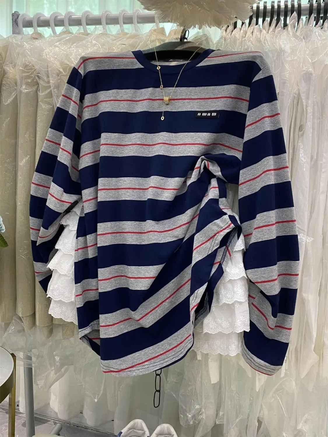 Комфортный хлопковый пуловер с длинными рукавами, классический серый, темно-синий полосатый дизайн, топы, корейская мода, милые женщины и девочки в консервативном стиле
Комфортный хлопковый пуловер с длинными рукавами, классический серый, темно-синий полосатый дизайн, топы, корейская мода, милые женщины и девочки в консервативном стиле