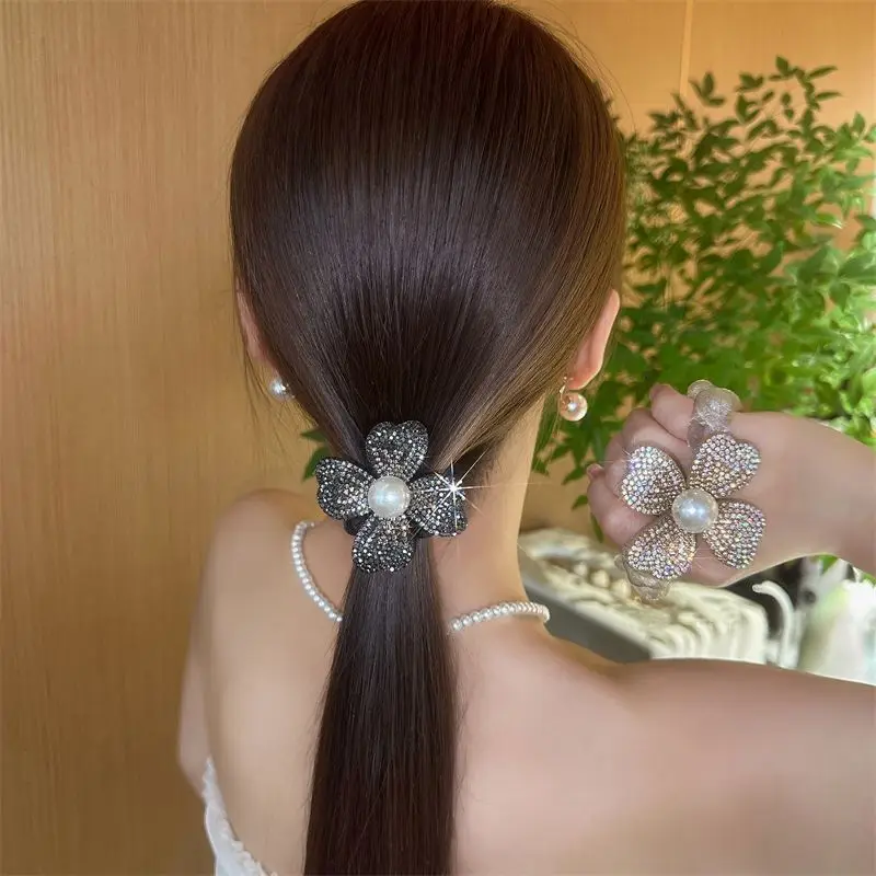 Light luxury, full of zirconium, sunflower hair ring, women's simple sense of luxury, horsetail head rope band
Light luxury, full of zirconium, sunflower hair ring, women's simple sense of luxury, horsetail head rope band