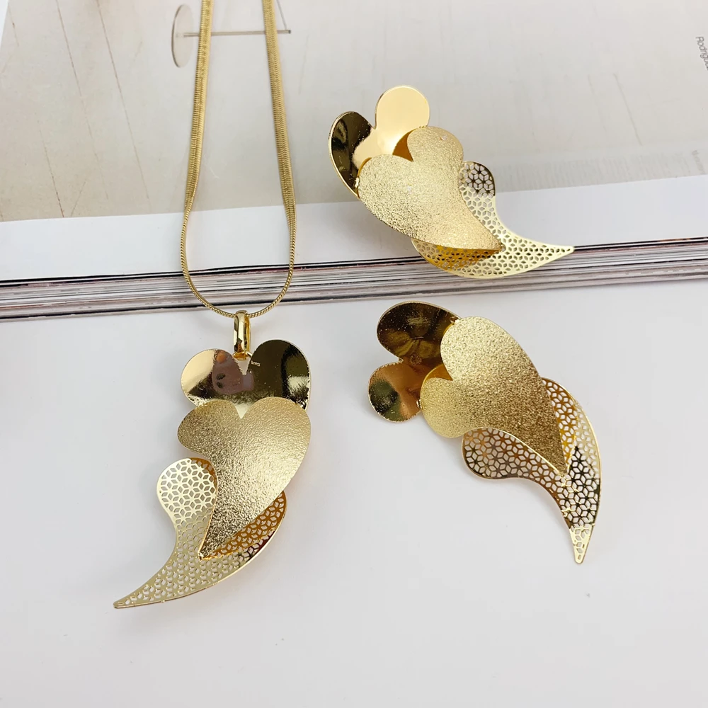 Newest Beautiful Heart Shape Pendant with Earrings Dubai Fine Jewelry for Women FHK20176
Newest Beautiful Heart Shape Pendant with Earrings Dubai Fine Jewelry for Women FHK20176