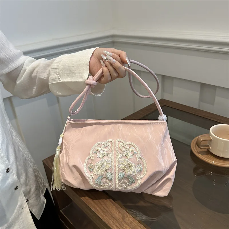New Chinese Style Women's Shoulder Bags Temperament Elegant Advanced Retro Tote Bag Fashion All-match Large Capacity Handbags
New Chinese Style Women's Shoulder Bags Temperament Elegant Advanced Retro Tote Bag Fashion All-match Large Capacity Handbags