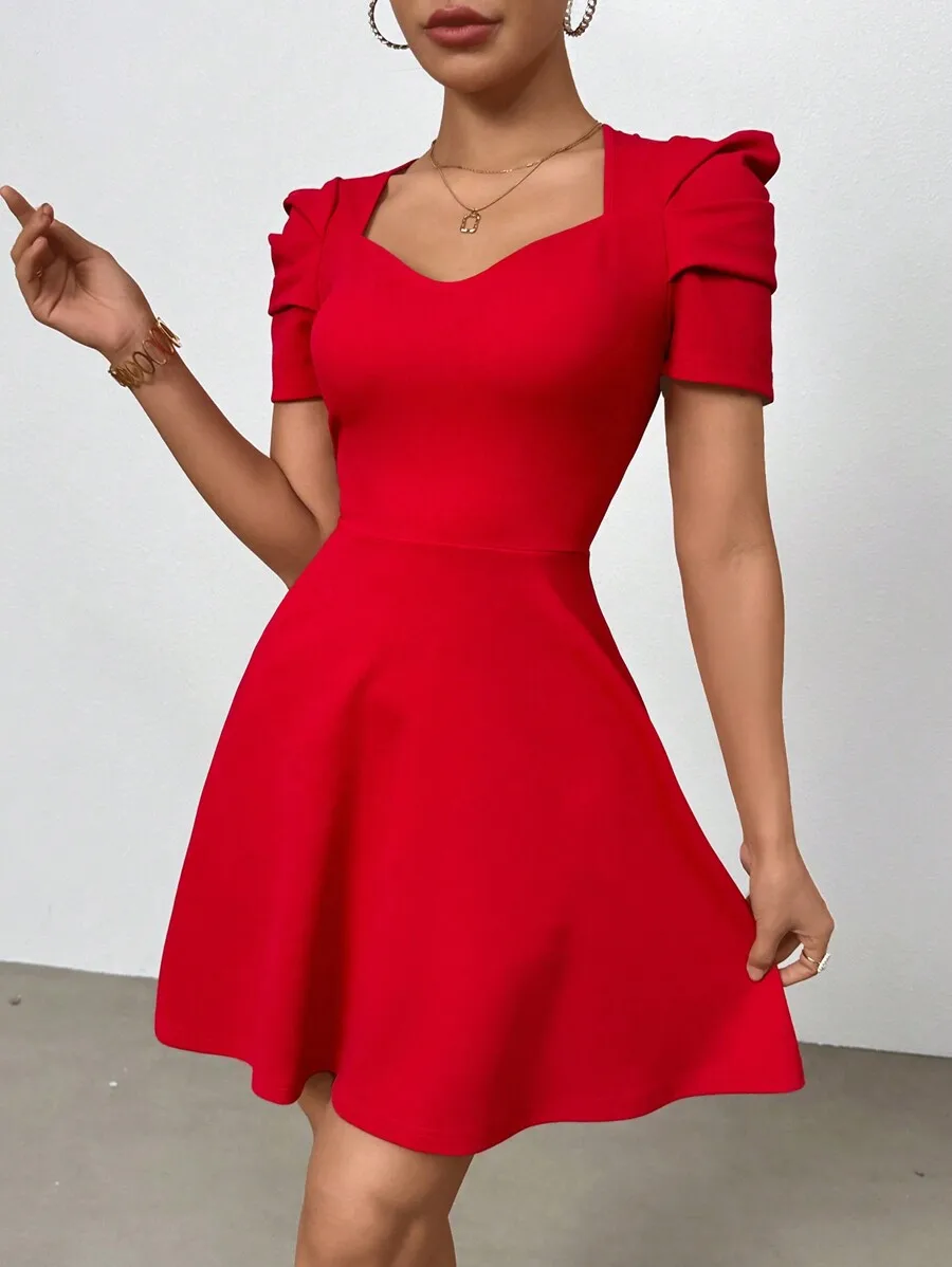 Red Square Neck Puff Sleeve A-Line Mini Dress for Summer Parties
Red Square Neck Puff Sleeve A-Line Mini Dress for Summer Parties