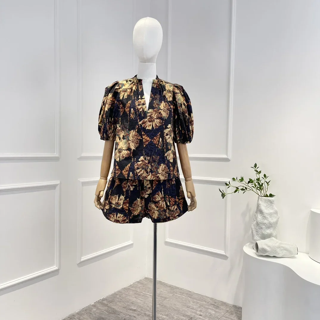 2024 Summer Top Quality Women Fashion Flora Printing Puff Sleeve Blouse and Shorts Set
2024 Summer Top Quality Women Fashion Flora Printing Puff Sleeve Blouse and Shorts Set