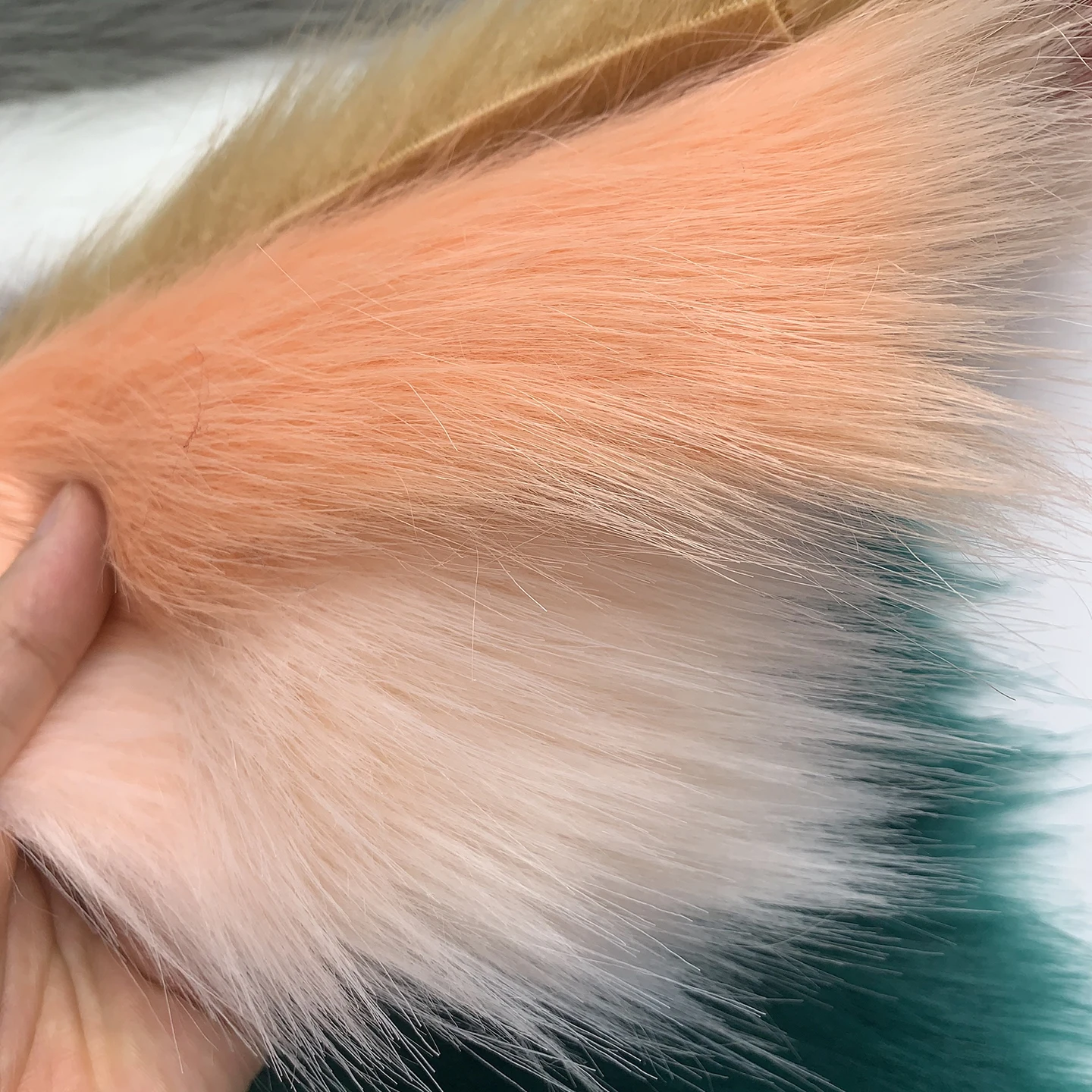 Thickened high-end imitation fox plush fabric 5cm long plush imitation fur clothing fabric DIY animal clothing wool fabric
Thickened high-end imitation fox plush fabric 5cm long plush imitation fur clothing fabric DIY animal clothing wool fabric