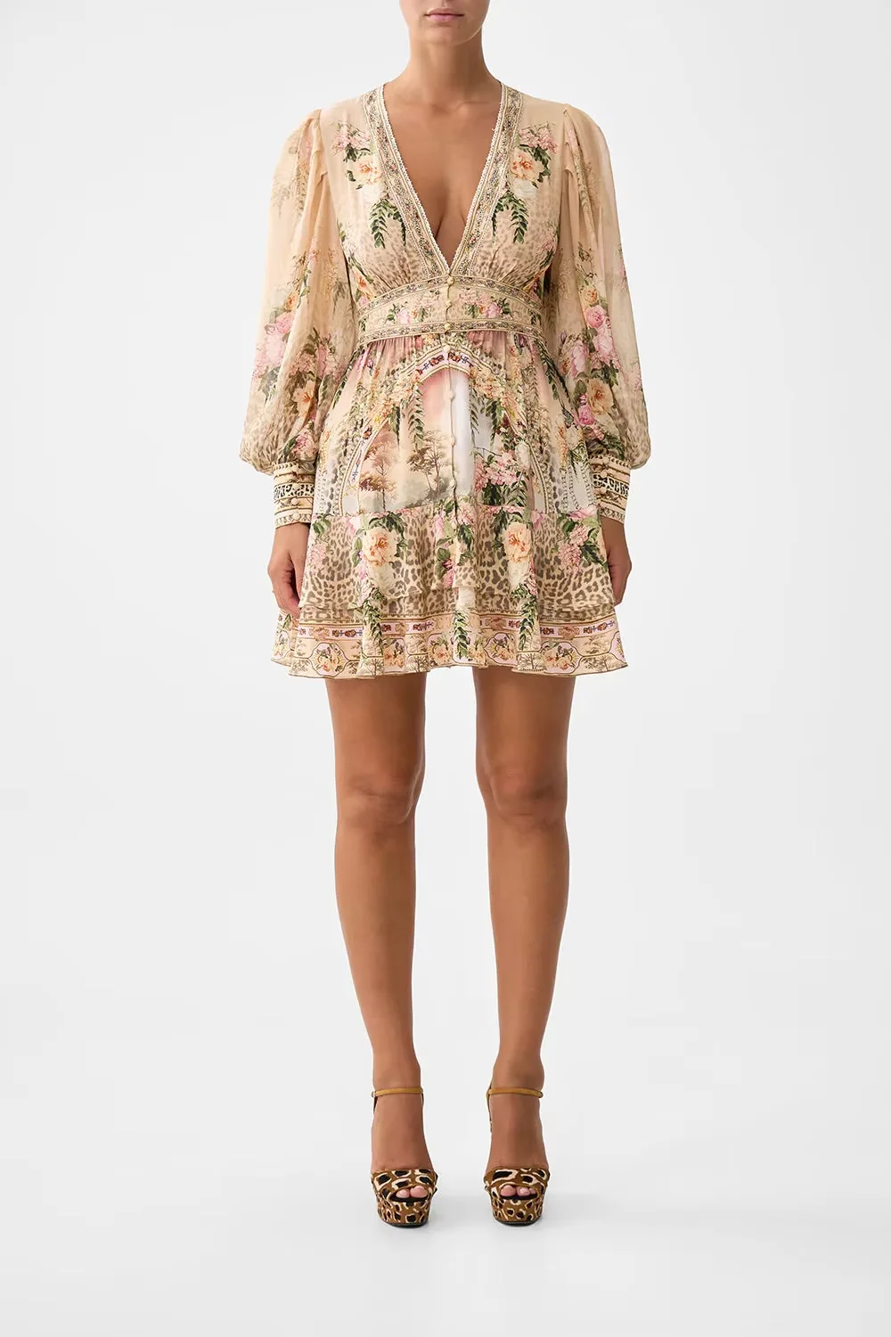 Crystal Beaded Women 100% Silk Robe Floral Printed V-Neck Elastic Waist Long Sleeve Holiday Female Mini Dress
Crystal Beaded Women 100% Silk Robe Floral Printed V-Neck Elastic Waist Long Sleeve Holiday Female Mini Dress