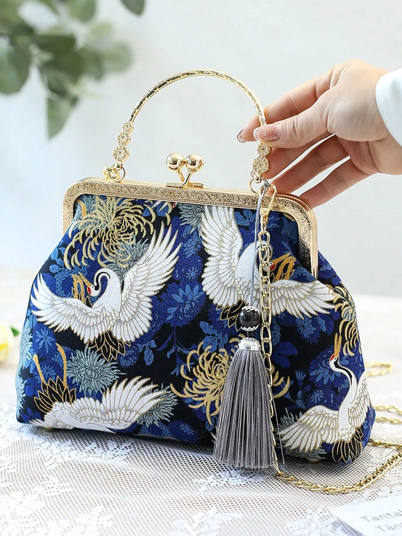 New Fashion Cheongsam Handbag Women Retro Casual Shoulder Bag Multi-way Wear Crossbody Tote Bag
New Fashion Cheongsam Handbag Women Retro Casual Shoulder Bag Multi-way Wear Crossbody Tote Bag