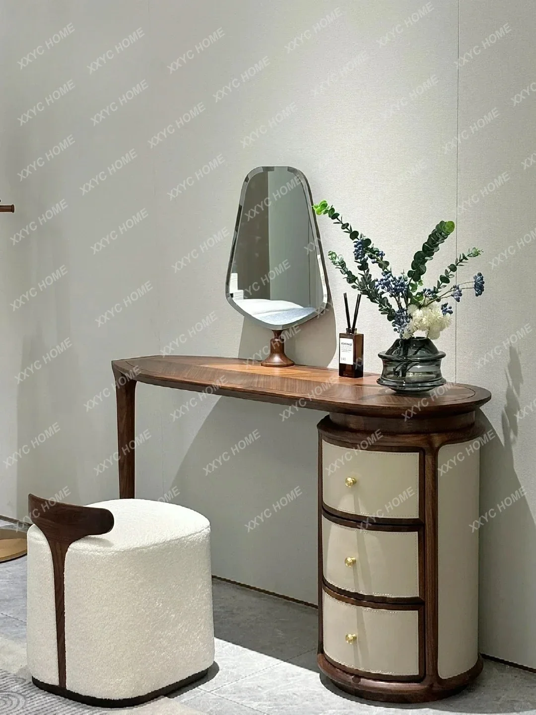 Y1 New Chinese-style solid wood dresser bedroom simple light luxury makeup table North American black walnut
Y1 New Chinese-style solid wood dresser bedroom simple light luxury makeup table North American black walnut
