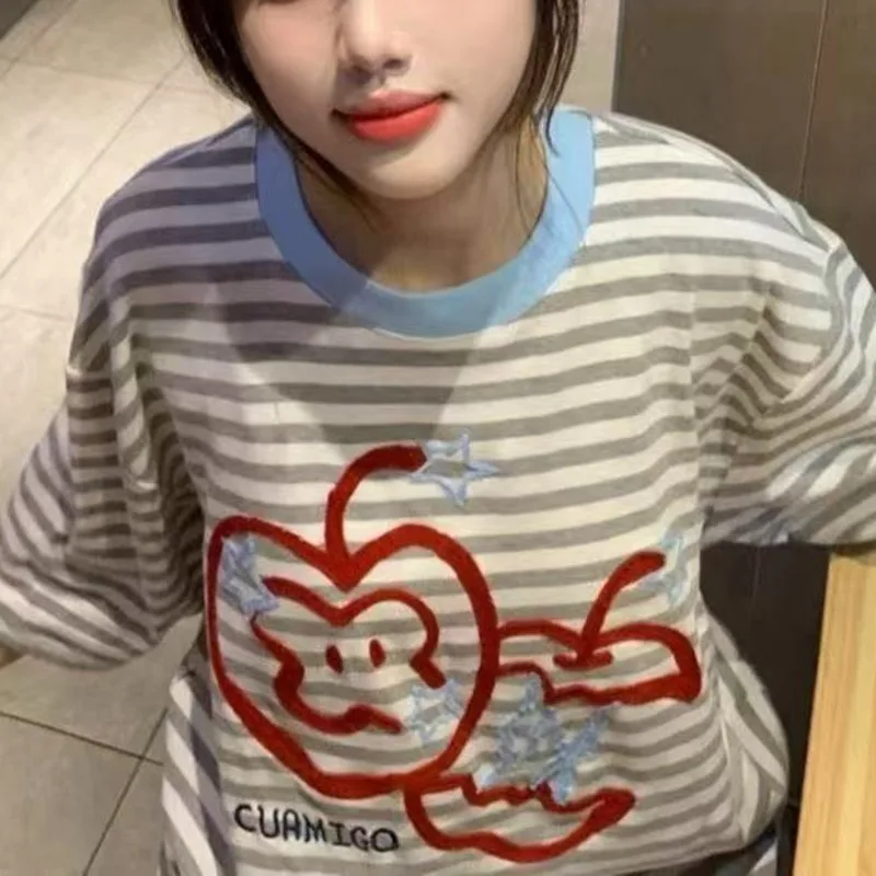 Apple Embroidery Tops & Tees Campus Striped Short Sleeved T-shirt Women Summer 2025 Y2K New Loose And Slim Casual Top Tee New
Apple Embroidery Tops & Tees Campus Striped Short Sleeved T-shirt Women Summer 2025 Y2K New Loose And Slim Casual Top Tee New