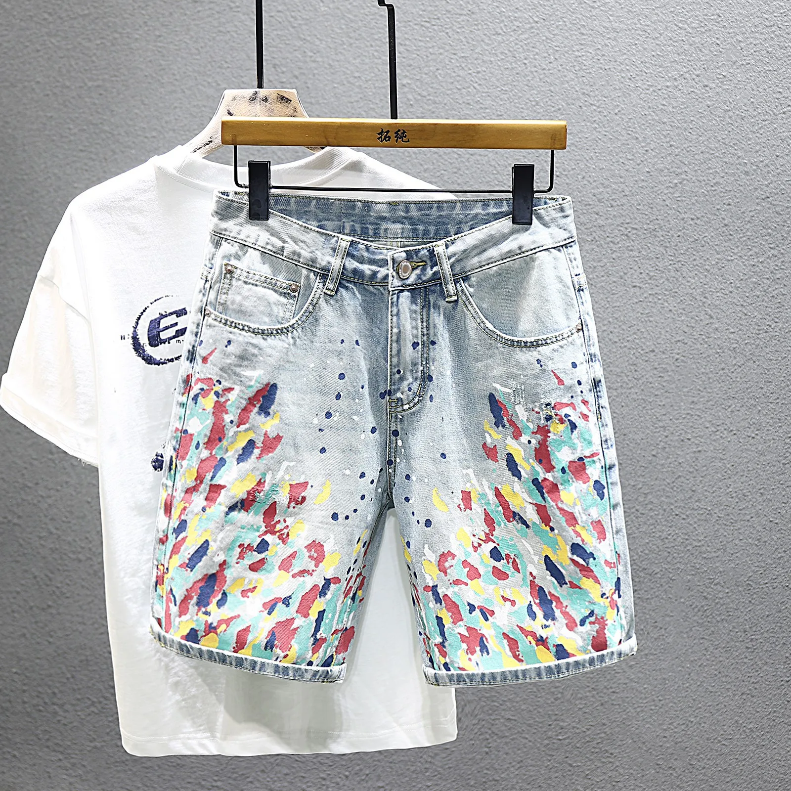 New Fashion Men Printed Light Blue Denim Short Jeans Male Stretch Casual Trendy Denim Shorts Top Quality Man Cotton Jeans Shorts
New Fashion Men Printed Light Blue Denim Short Jeans Male Stretch Casual Trendy Denim Shorts Top Quality Man Cotton Jeans Shorts