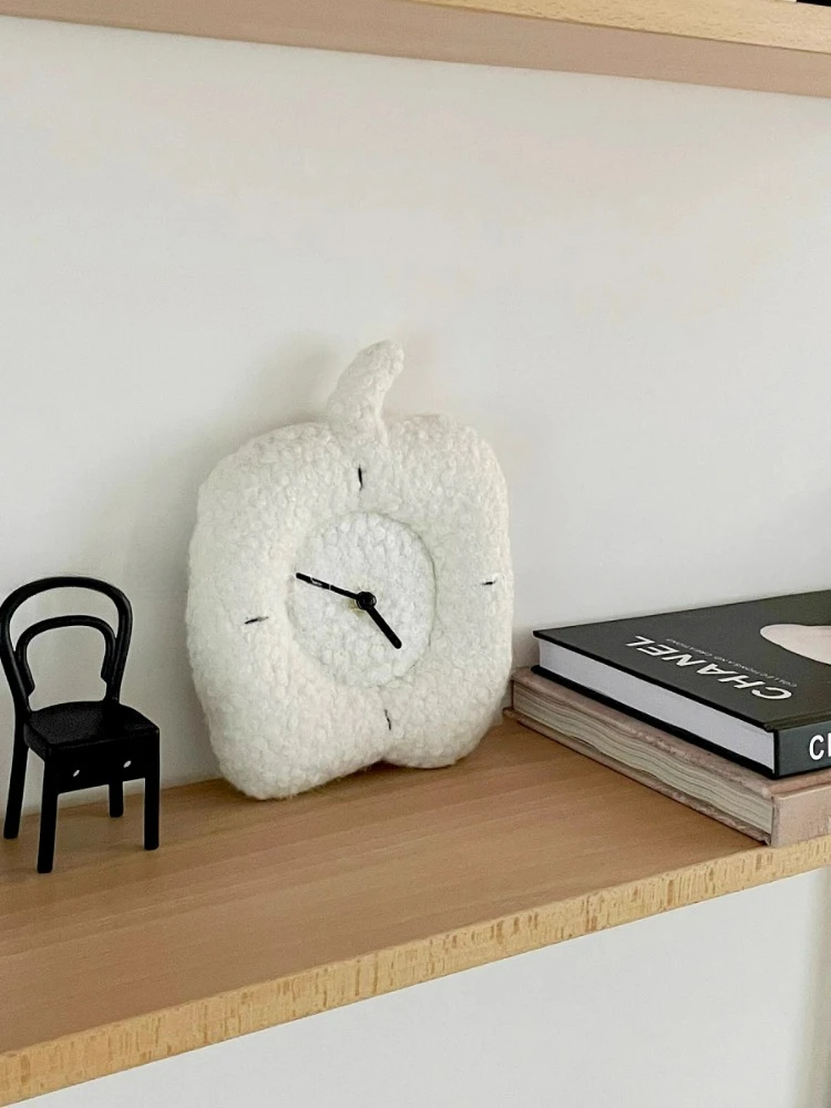 Instagram Fabric Apple Clock Korean Creative Wall Clock Simple and Cute Silent Clock Home Decoration Plush
Instagram Fabric Apple Clock Korean Creative Wall Clock Simple and Cute Silent Clock Home Decoration Plush