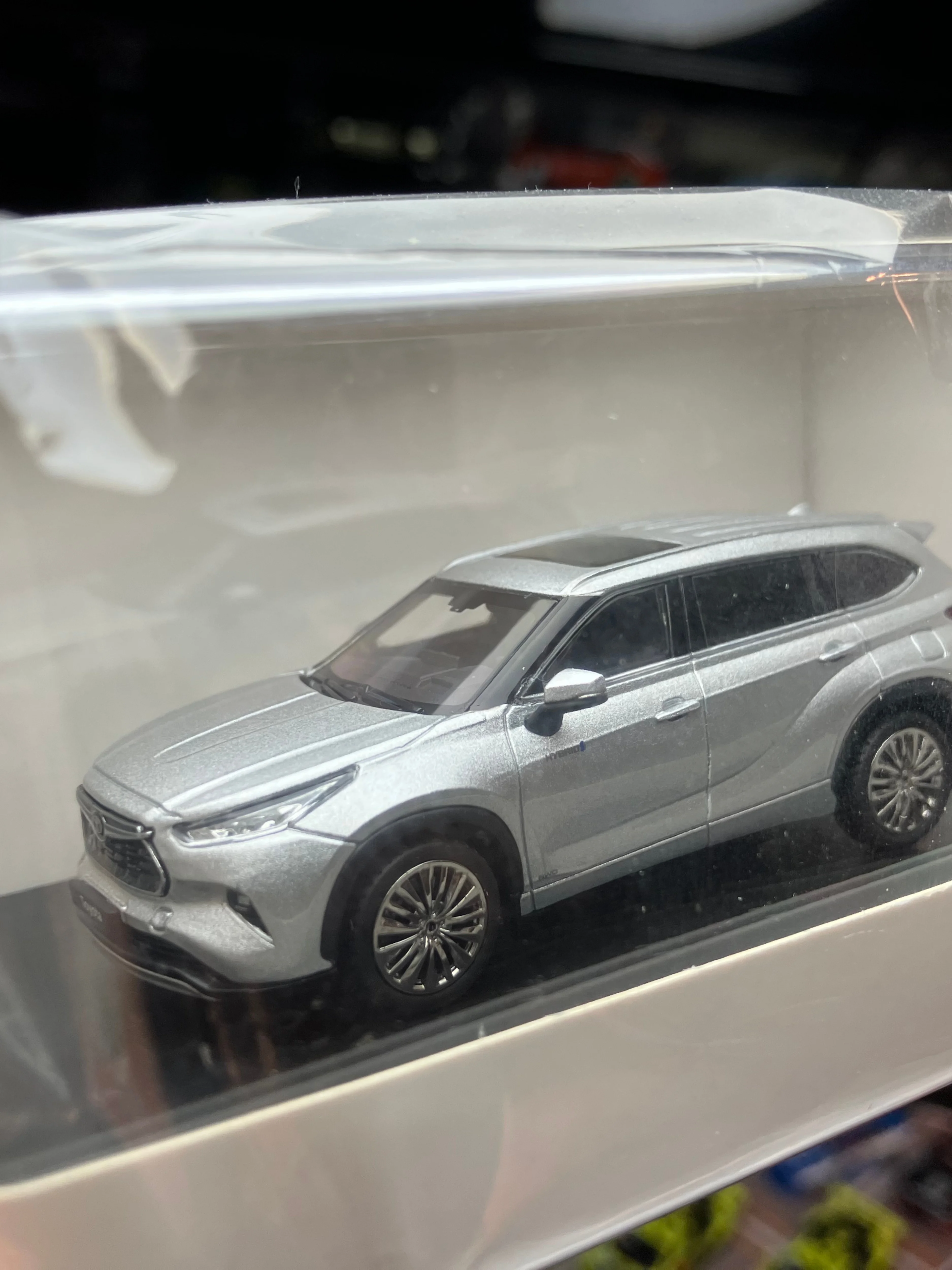 LCD 1/64 Silver HighLander 2022 Diecast City SUV Model Car Toys Gifts Display Collection Limited Edition Alloy
LCD 1/64 Silver HighLander 2022 Diecast City SUV Model Car Toys Gifts Display Collection Limited Edition Alloy