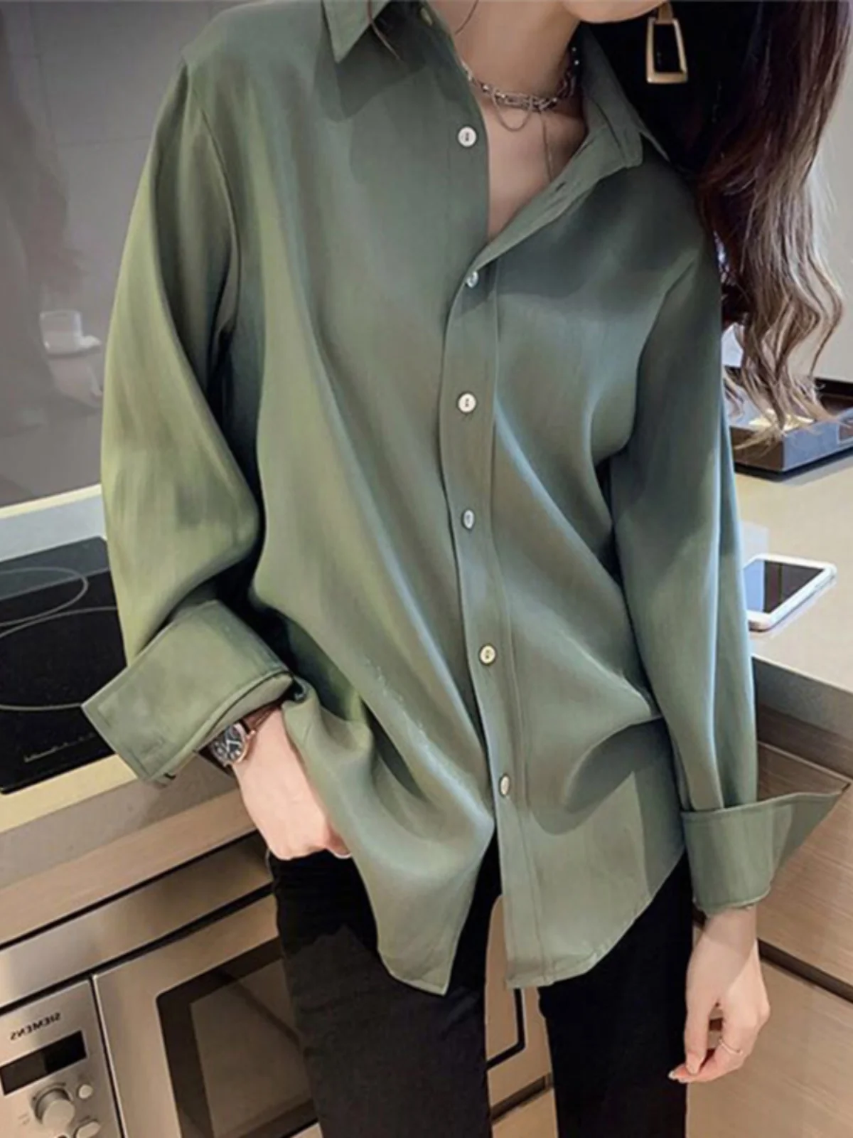 Retro Hong Kong Style Green Chiffon Shirt Women's Long Sleeve Spring Autumn plus Size Loose Lazy Fat MM Top Button Detail
Retro Hong Kong Style Green Chiffon Shirt Women's Long Sleeve Spring Autumn plus Size Loose Lazy Fat MM Top Button Detail