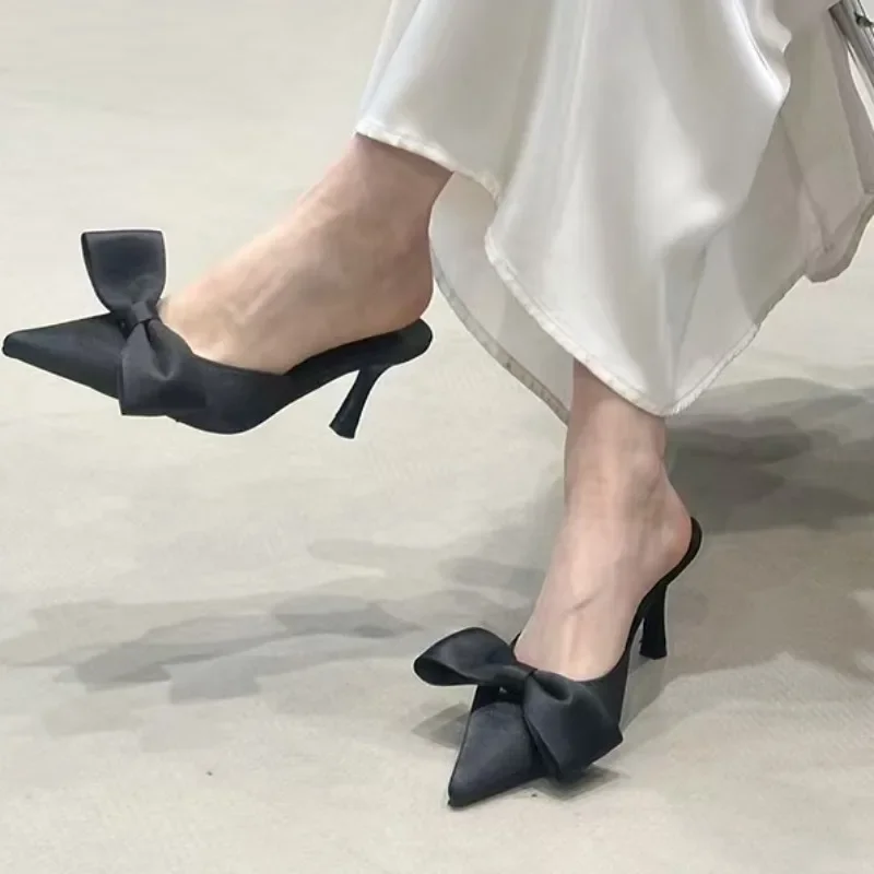 2025 Summer Women's Slippers Pointed Toe Bow Tie Dress Sandals Fashion Closed Toe Thin Heel Elegant Modern Slippers Zapatos
2025 Summer Women's Slippers Pointed Toe Bow Tie Dress Sandals Fashion Closed Toe Thin Heel Elegant Modern Slippers Zapatos